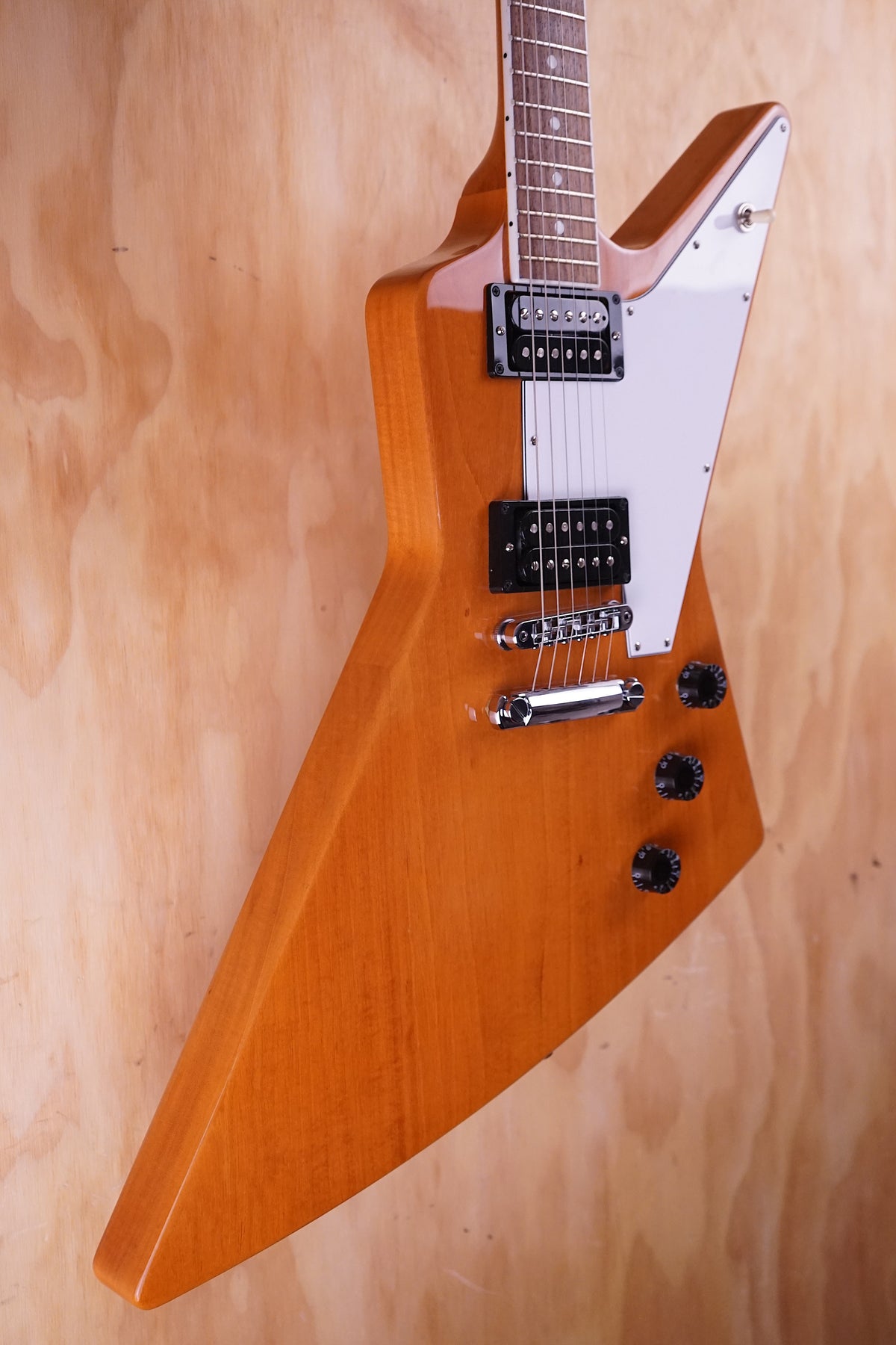 Gibson 70s Explorer in Antique Natural, (Used) - Fair Deal Music