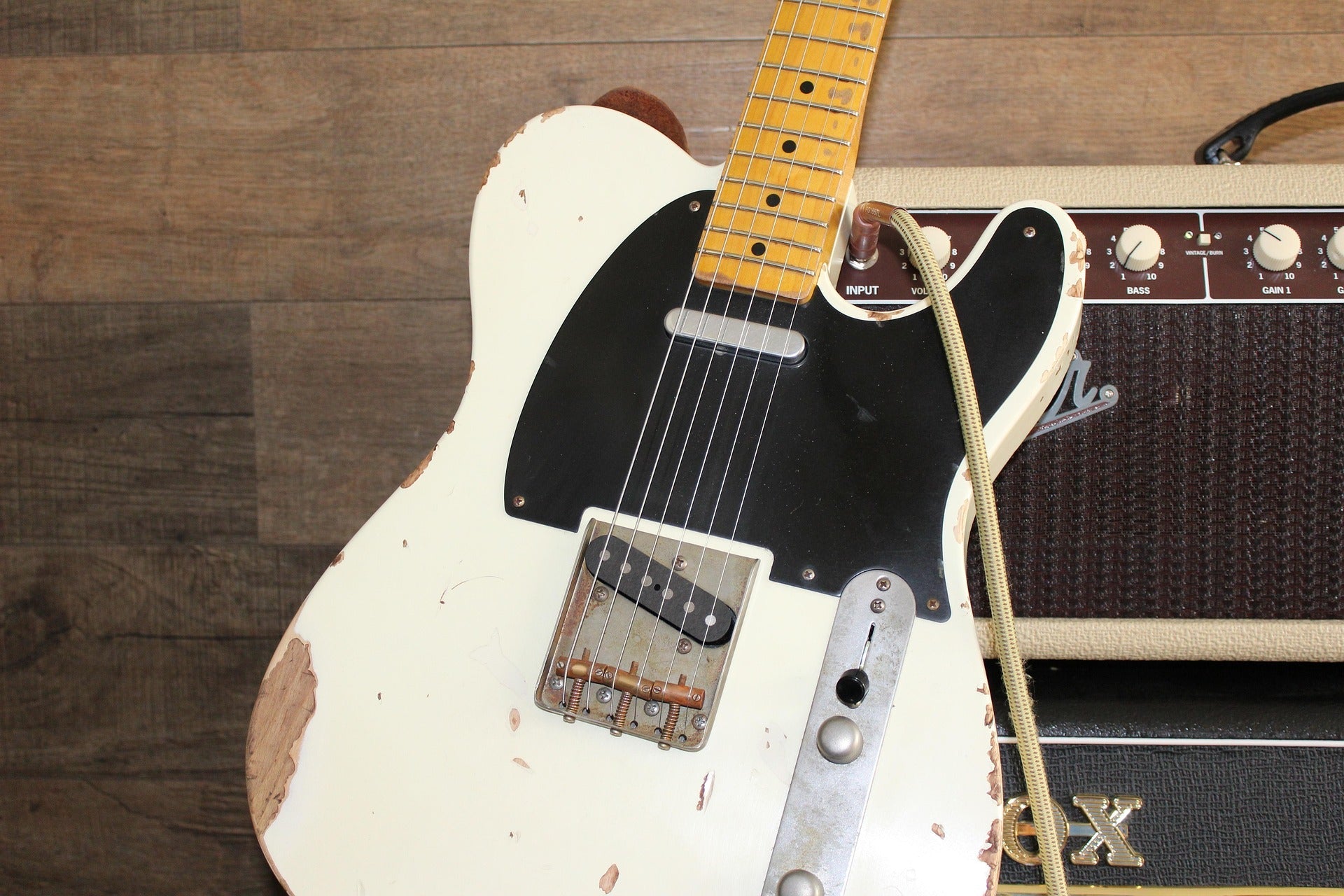 Used Guitars Hero Banner - Vintage Tele Body