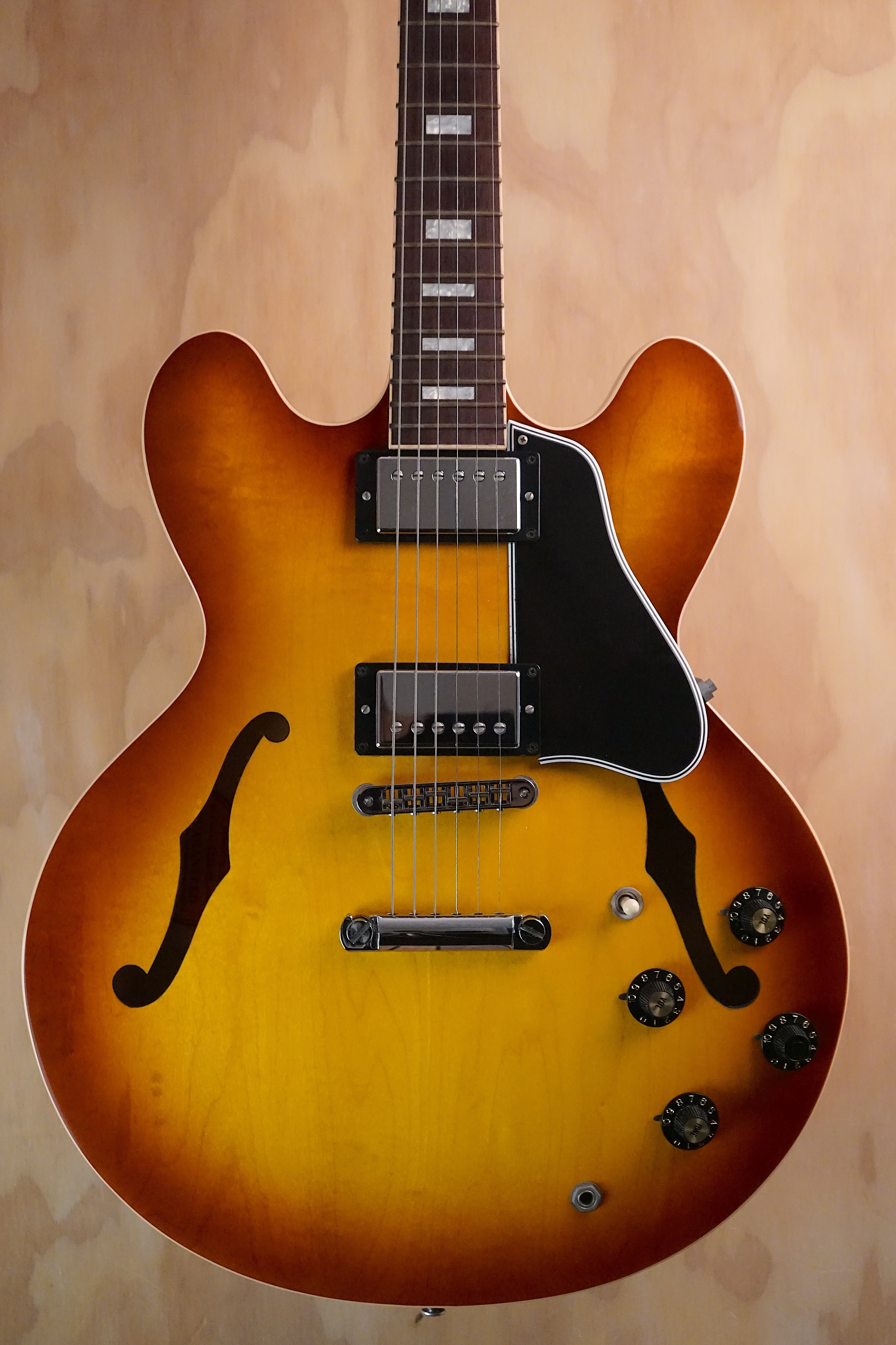 2005 Gibson Custom Shop Larry Carlton ES-335 “Mr. 335” Vintage Burst, (Used, Comm)