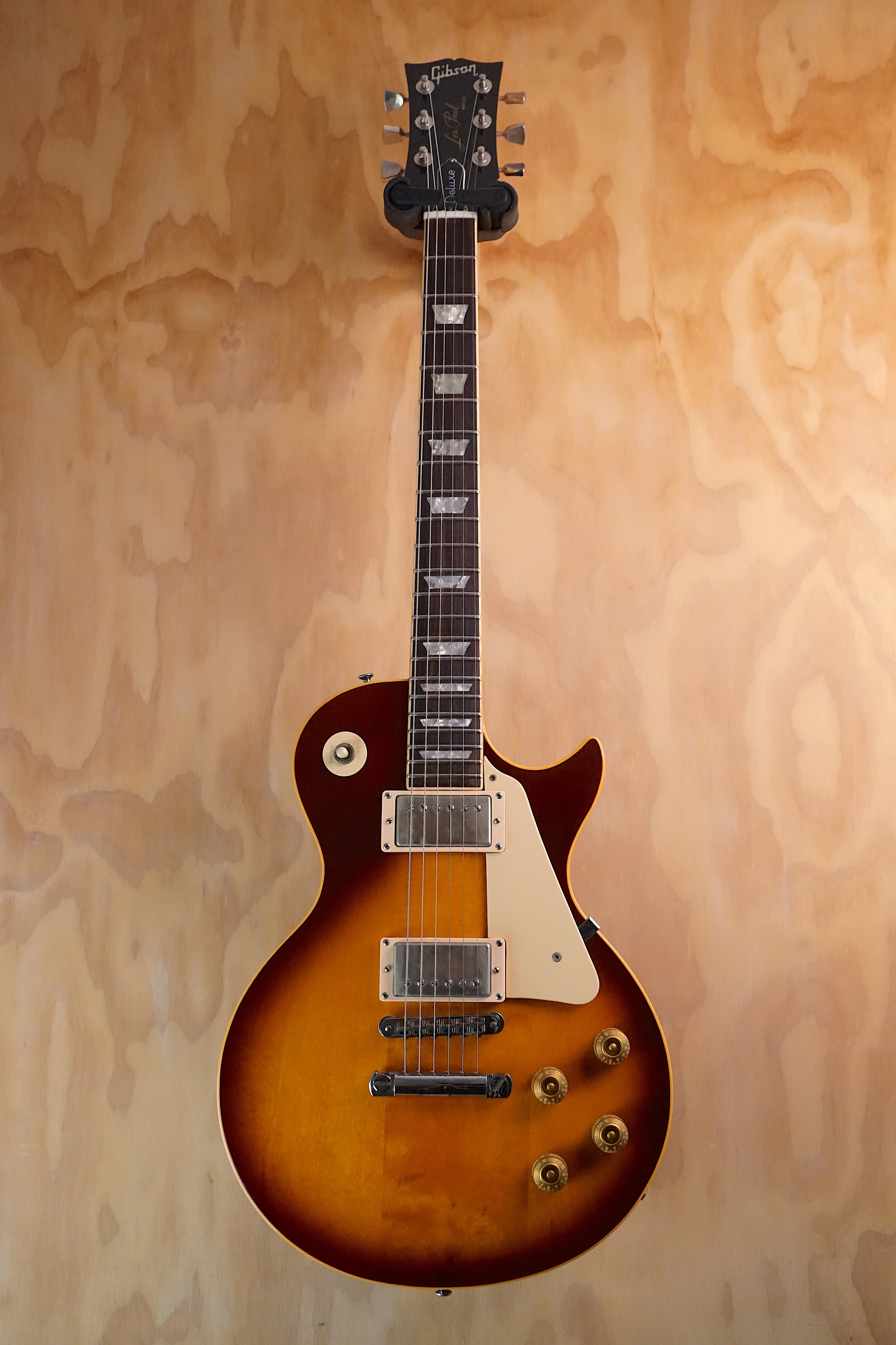 1979 Gibson Les Paul Deluxe Tobacco Sunburst, (Used)