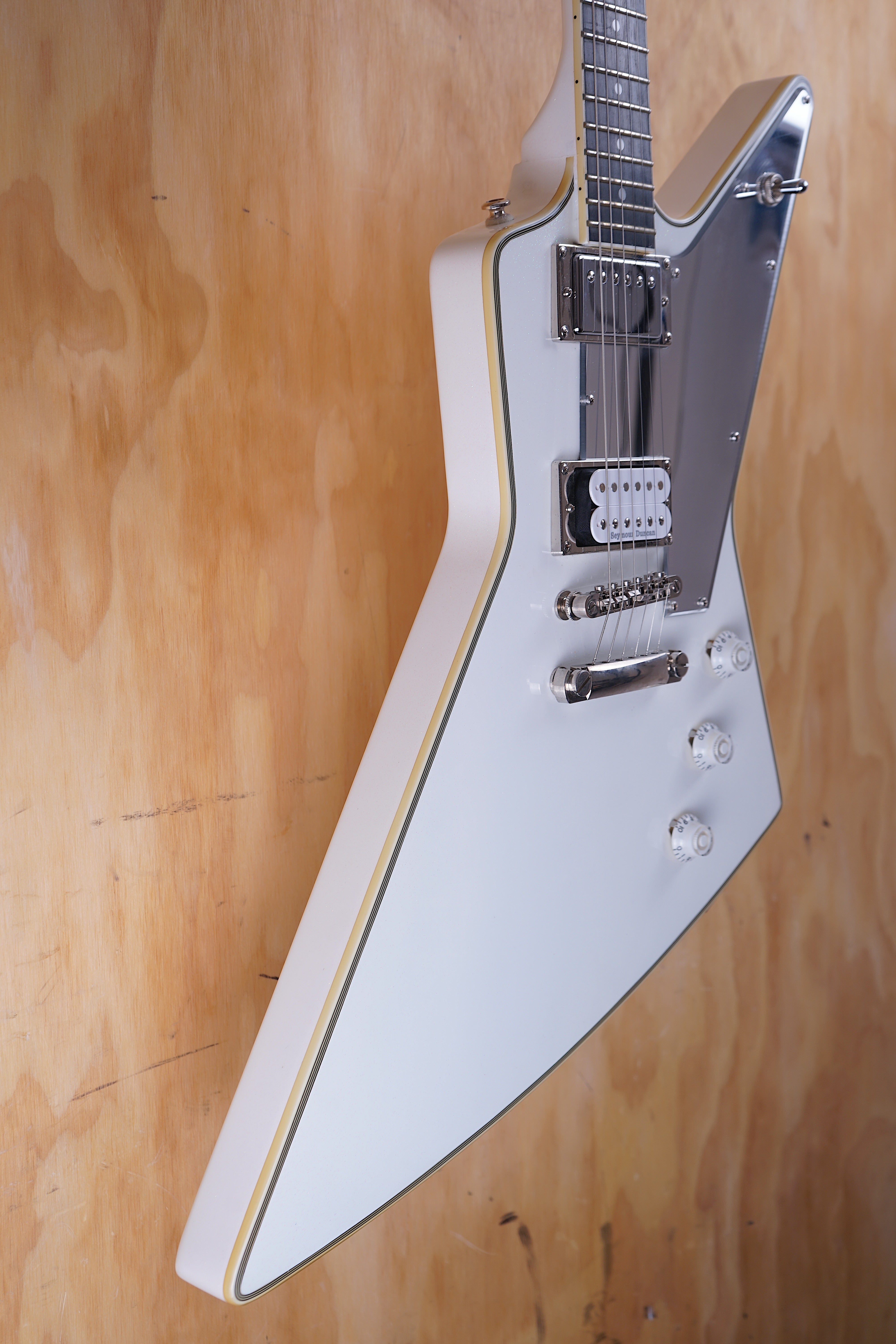 Epiphone Tommy Thayer “White Lightning” Explorer, (Used, Comm) - Fair Deal Music