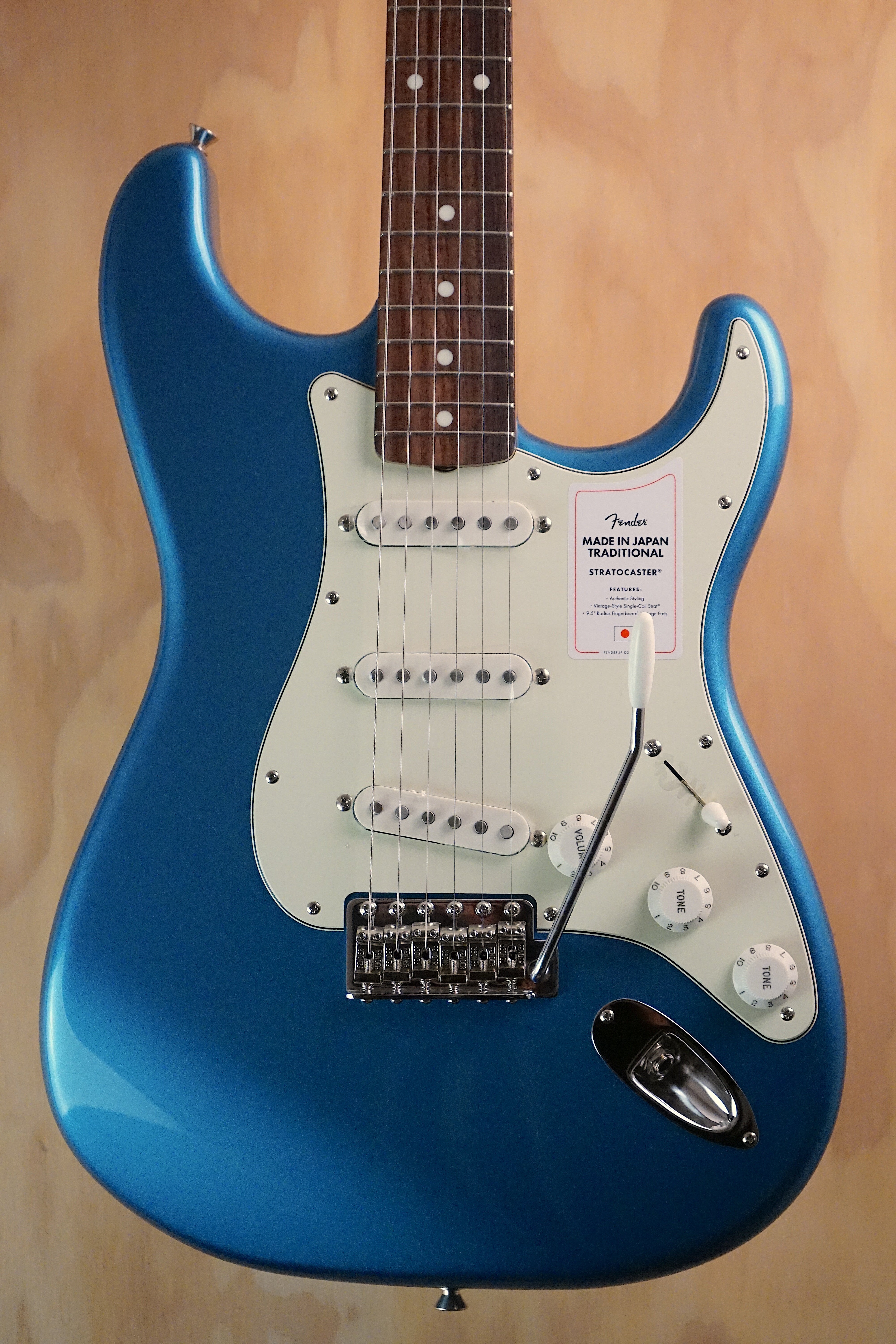 Fender Made in Japan Traditional II '60s Stratocaster Lake Placid Blue, (Used, Comm)