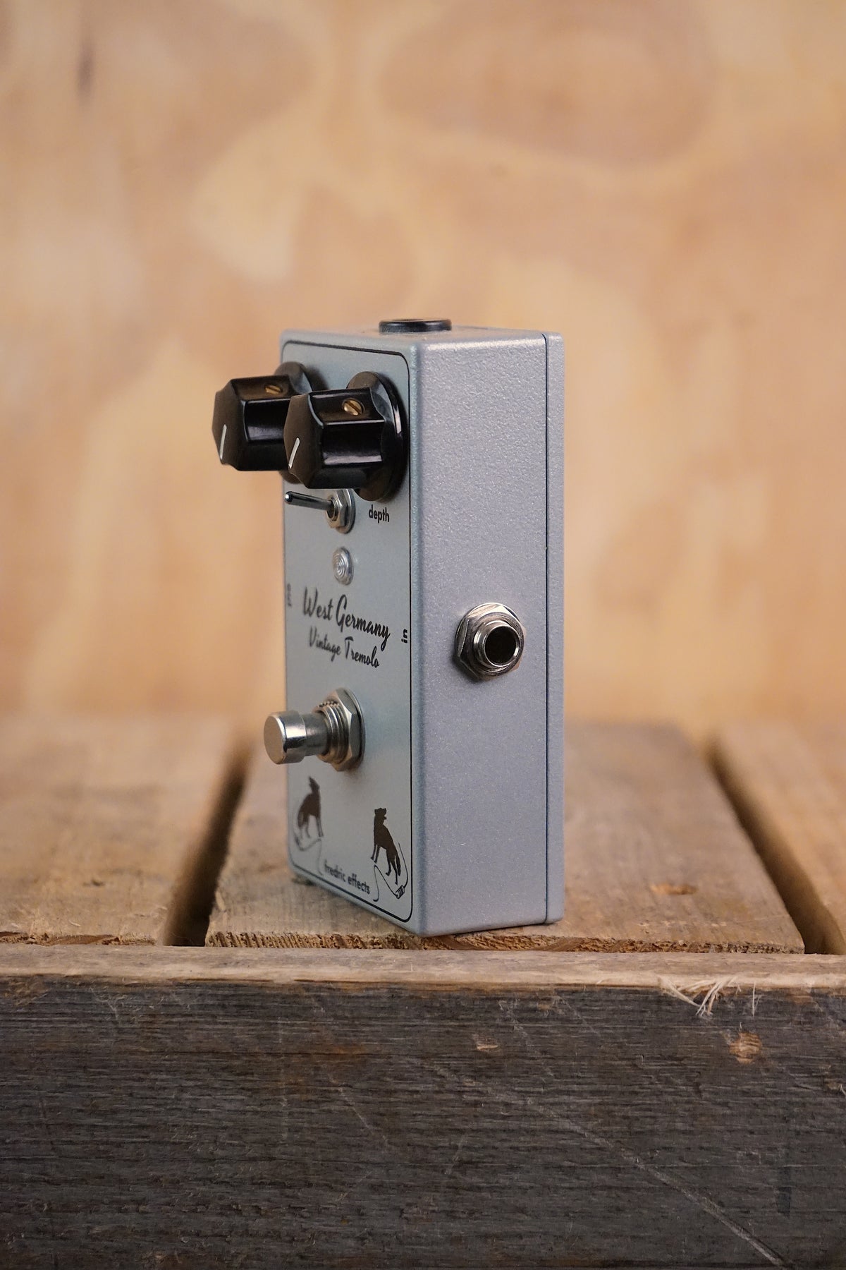 Fredric Effects West Germany Vintage Tremolo Pedal – Used