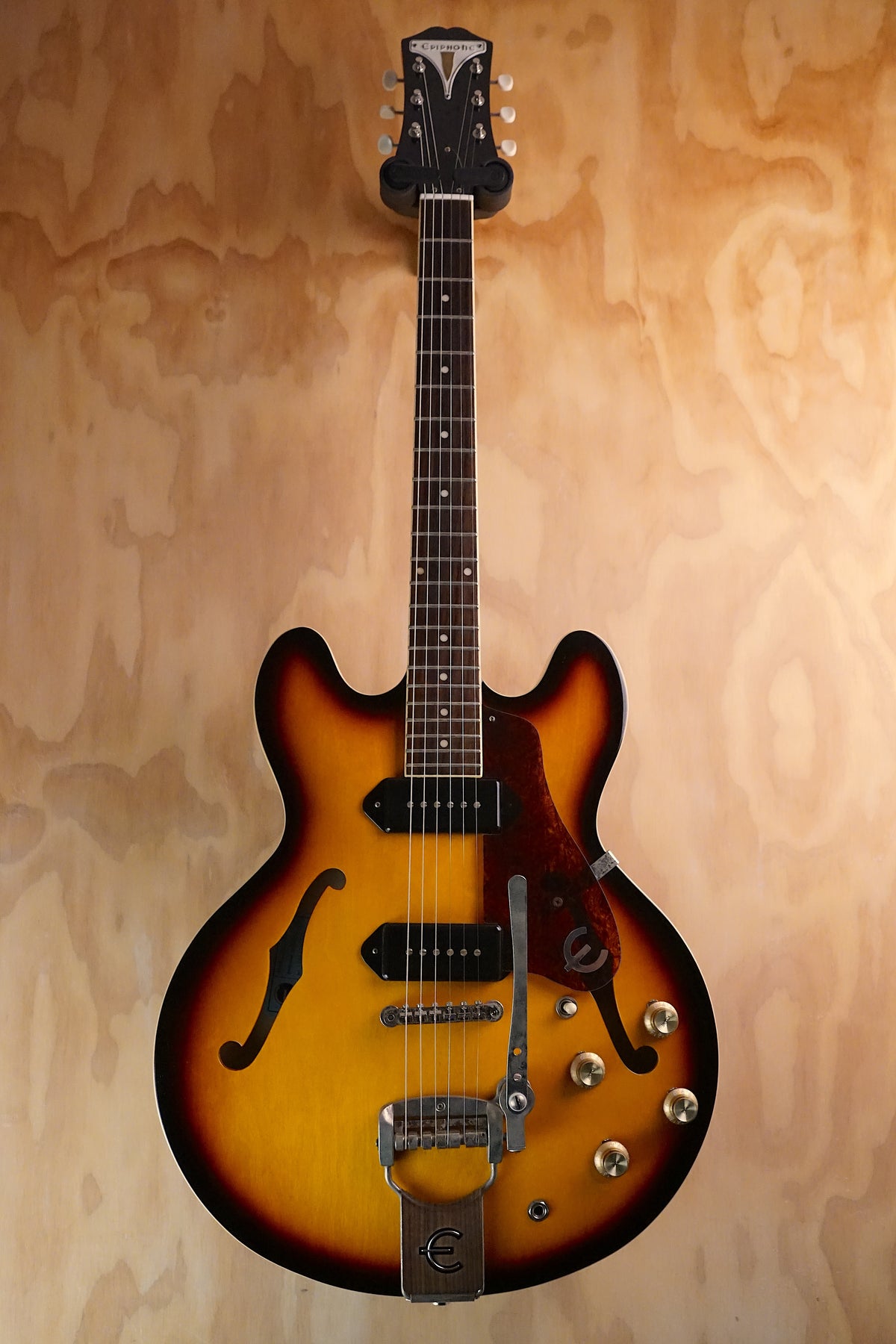Epiphone Ltd. Ed. 1961 Casino TDV Vintage Sunburst w/ Tremotone, (Used)