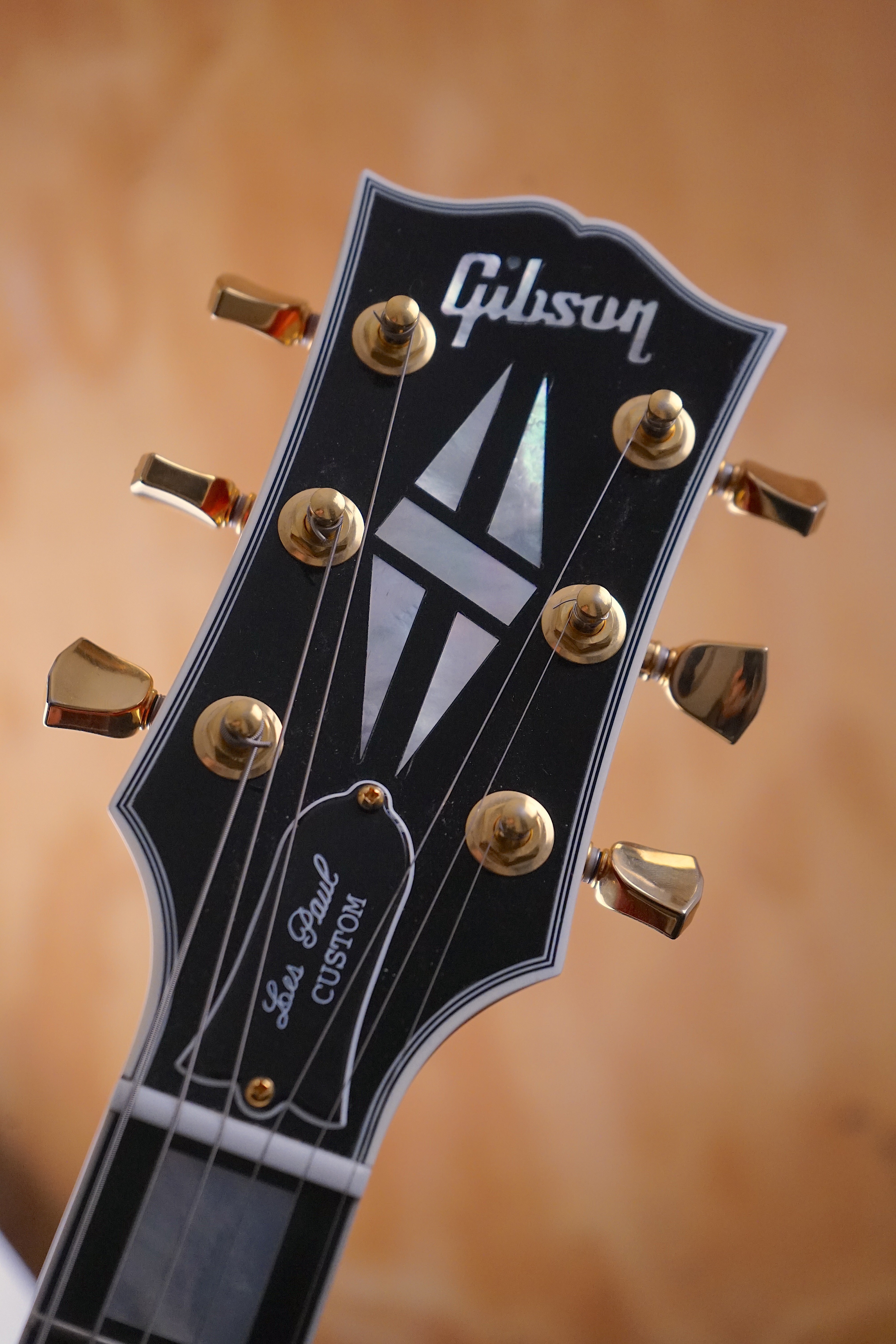 Gibson Custom Shop Les Paul Custom Quilt in Honey Burst Electric Guitar, Nearly New - Fair Deal Music