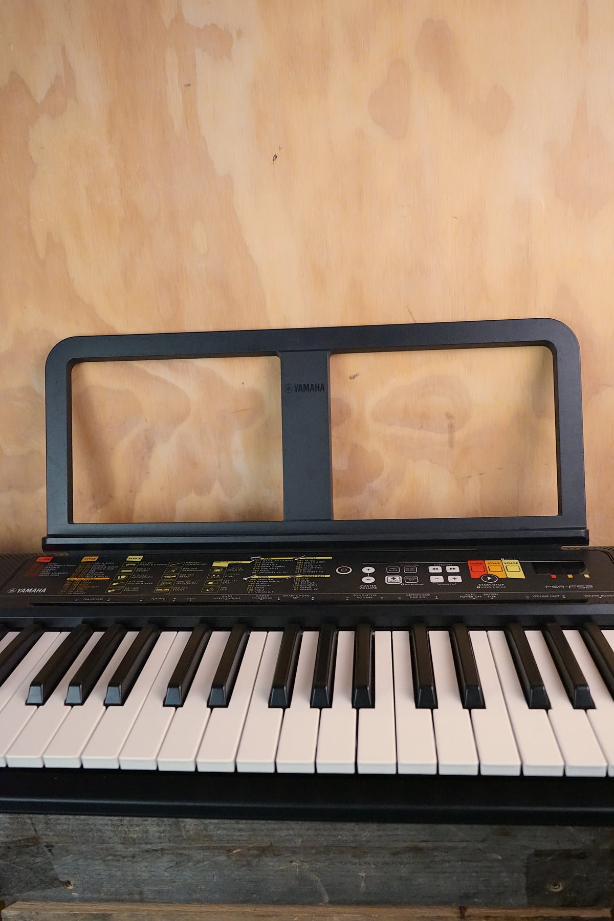 Used Yamaha PSR F-52 Keyboard