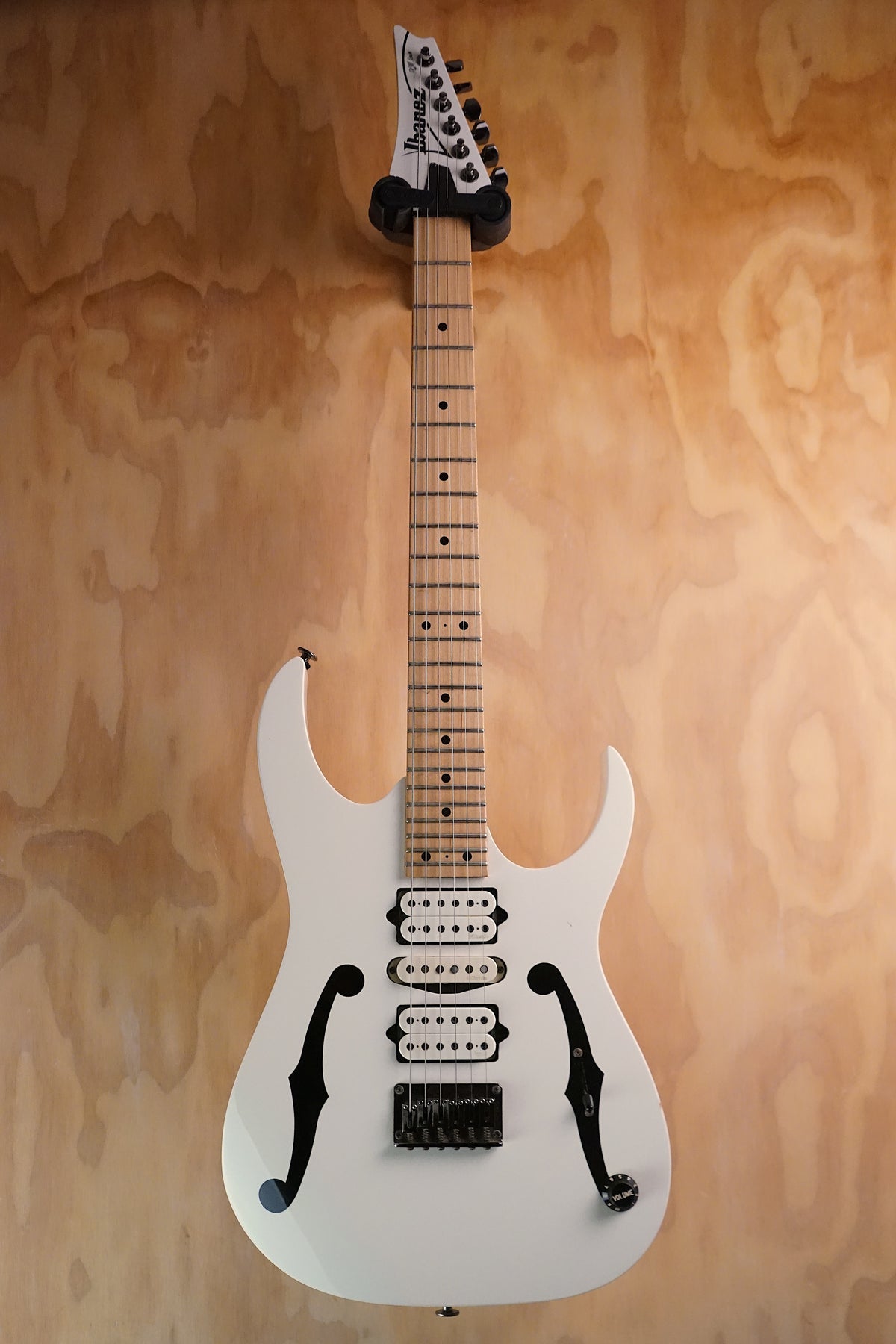 Ibanez PGM301 Paul Gilbert Signature White, (Used)