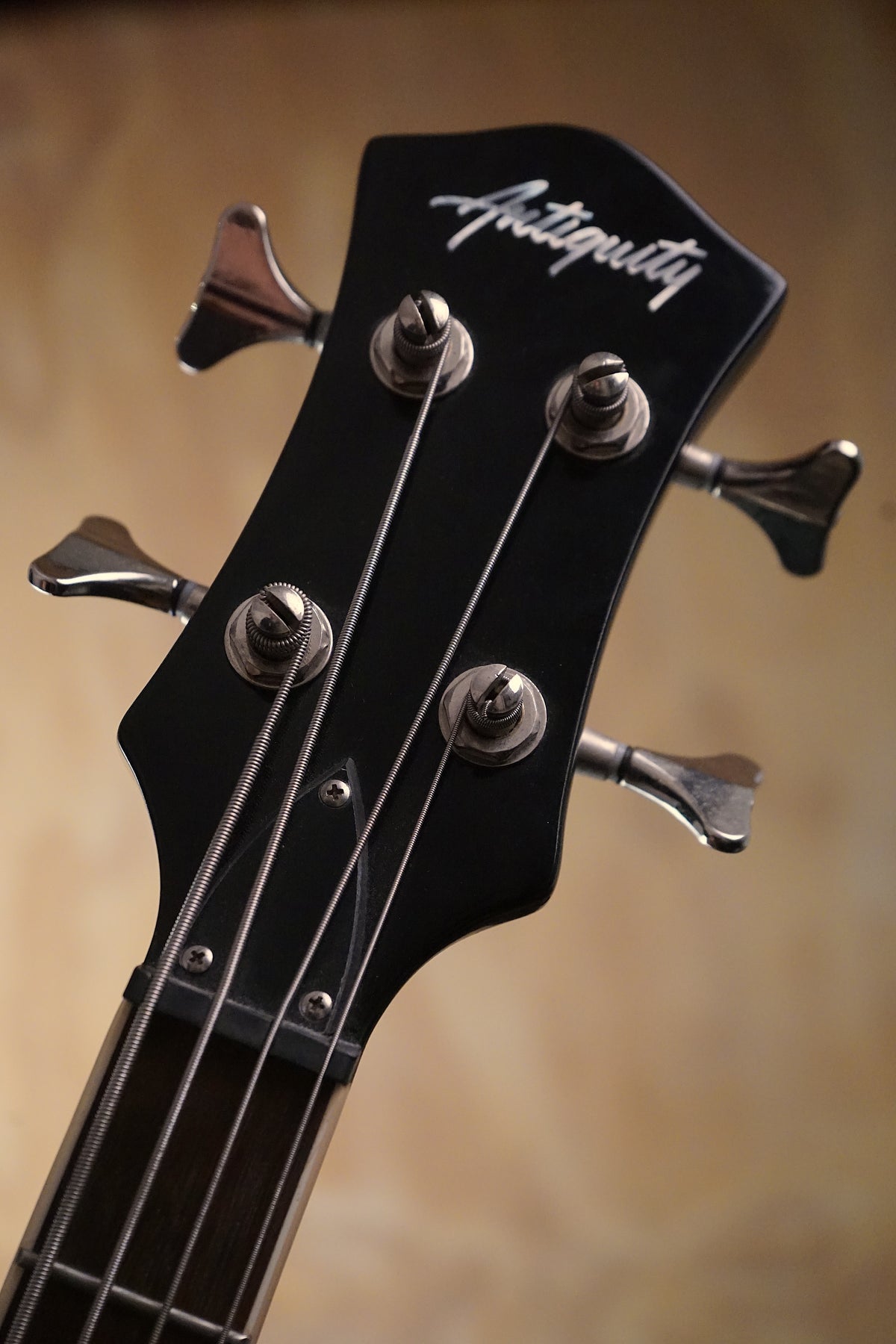 Antiquity Legends VB-MC1-SB Sunburst Bass Guitar, (Used)