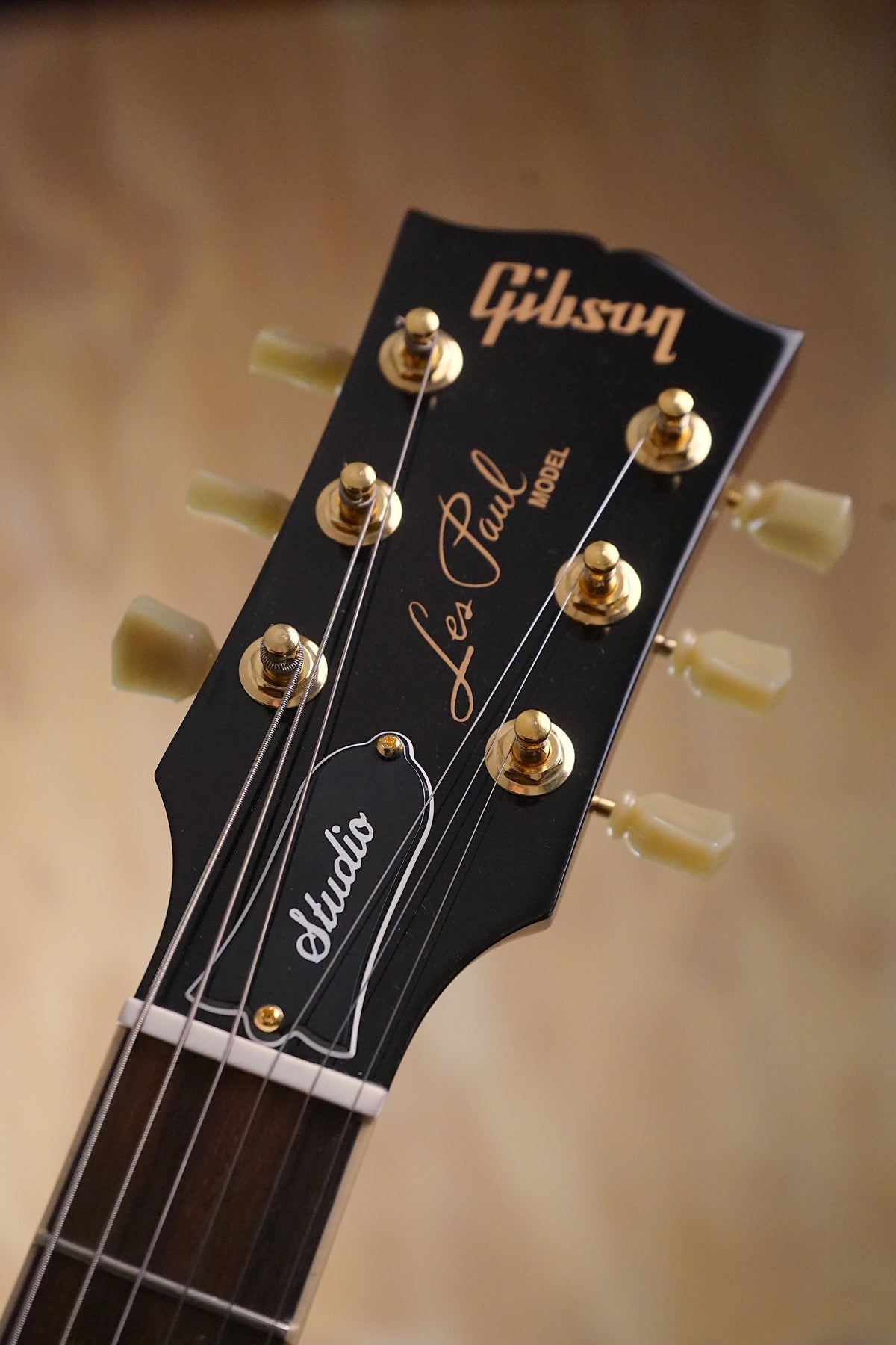 Gibson Les Paul Studio Wine Red Gold Hardware, (Used)