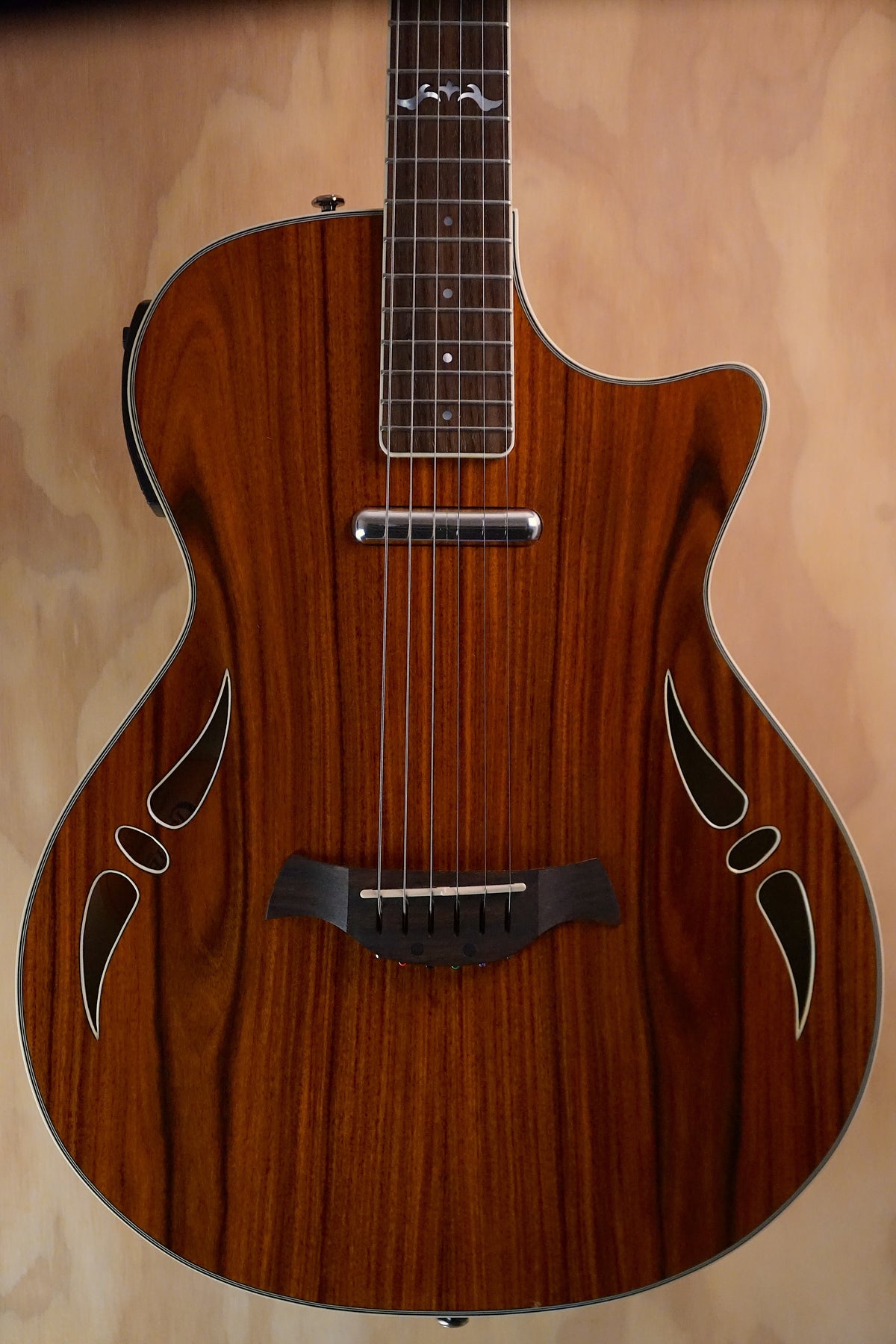 Crafter SA-ARW Hybrid Electro-Acoustic Guitar, (Used) - Fair Deal Music