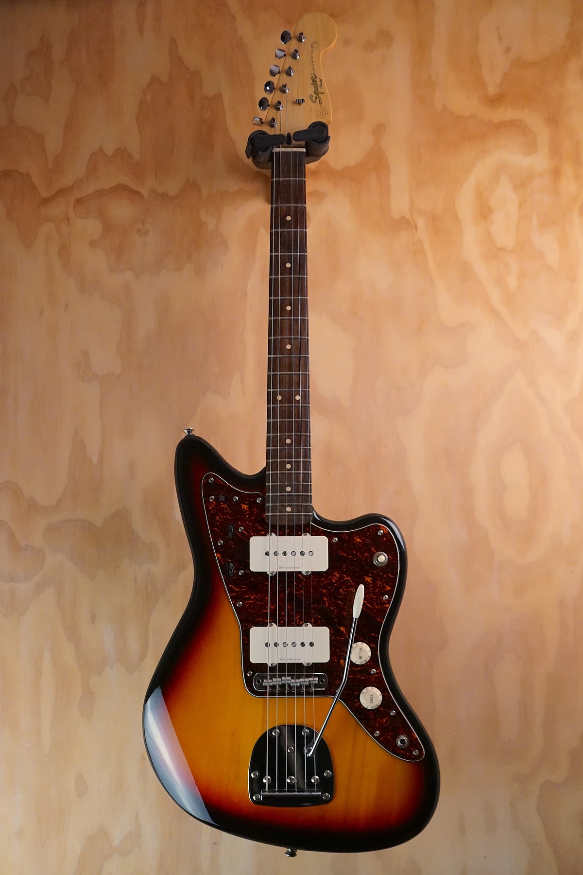 Squier Vintage Modified Jazzmaster 3-Color Sunburst, (Used, Comm)