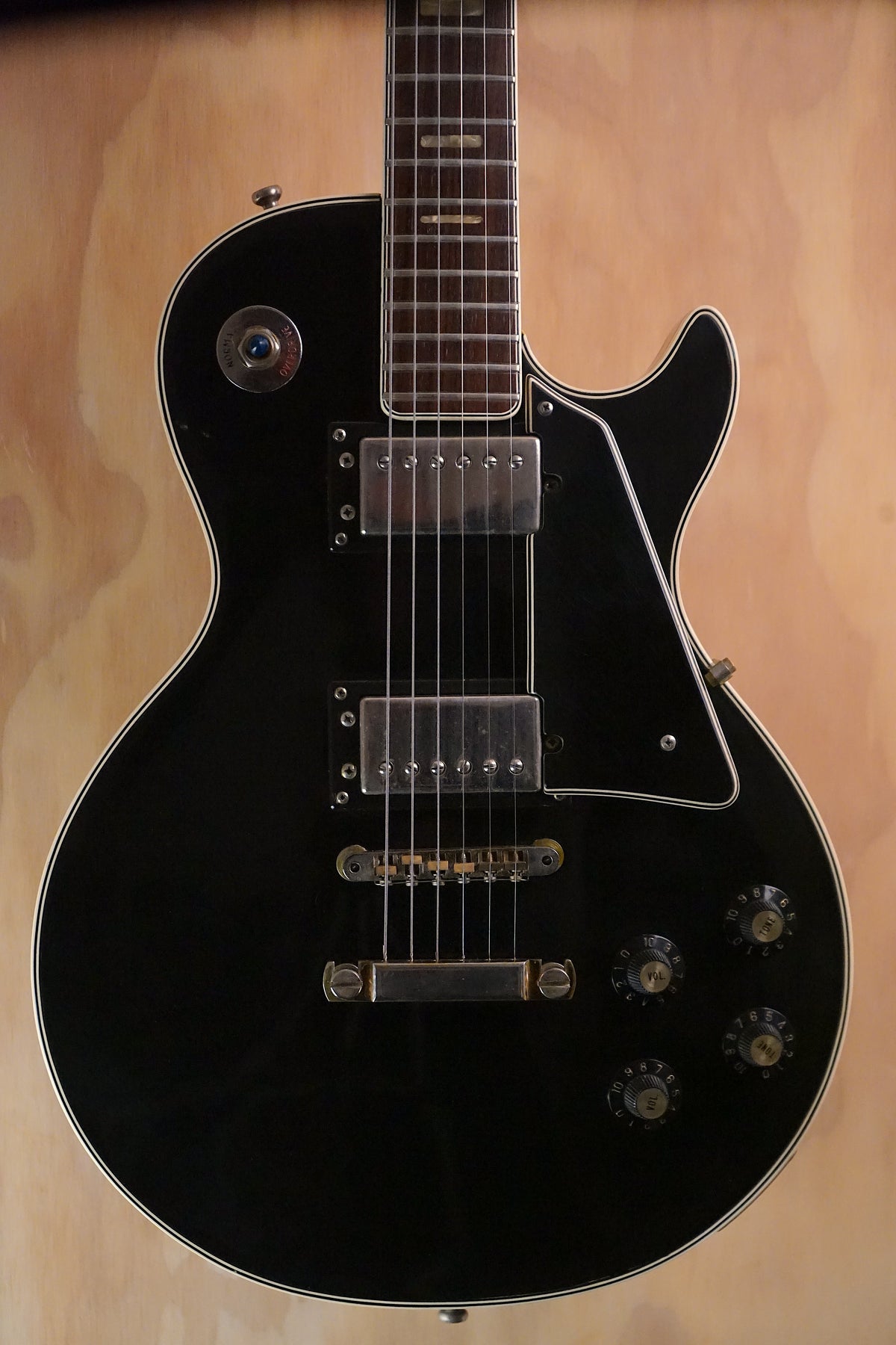 Shaftesbury 3400 Black Les Paul-Style Electric Guitar, (Used, Comm) - Fair Deal Music