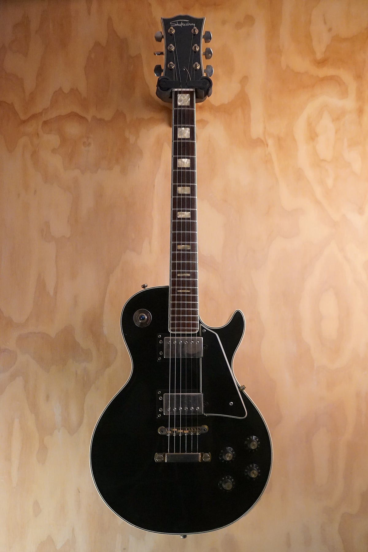 Shaftesbury 3400 Black Les Paul-Style Electric Guitar, (Used, Comm) - Fair Deal Music