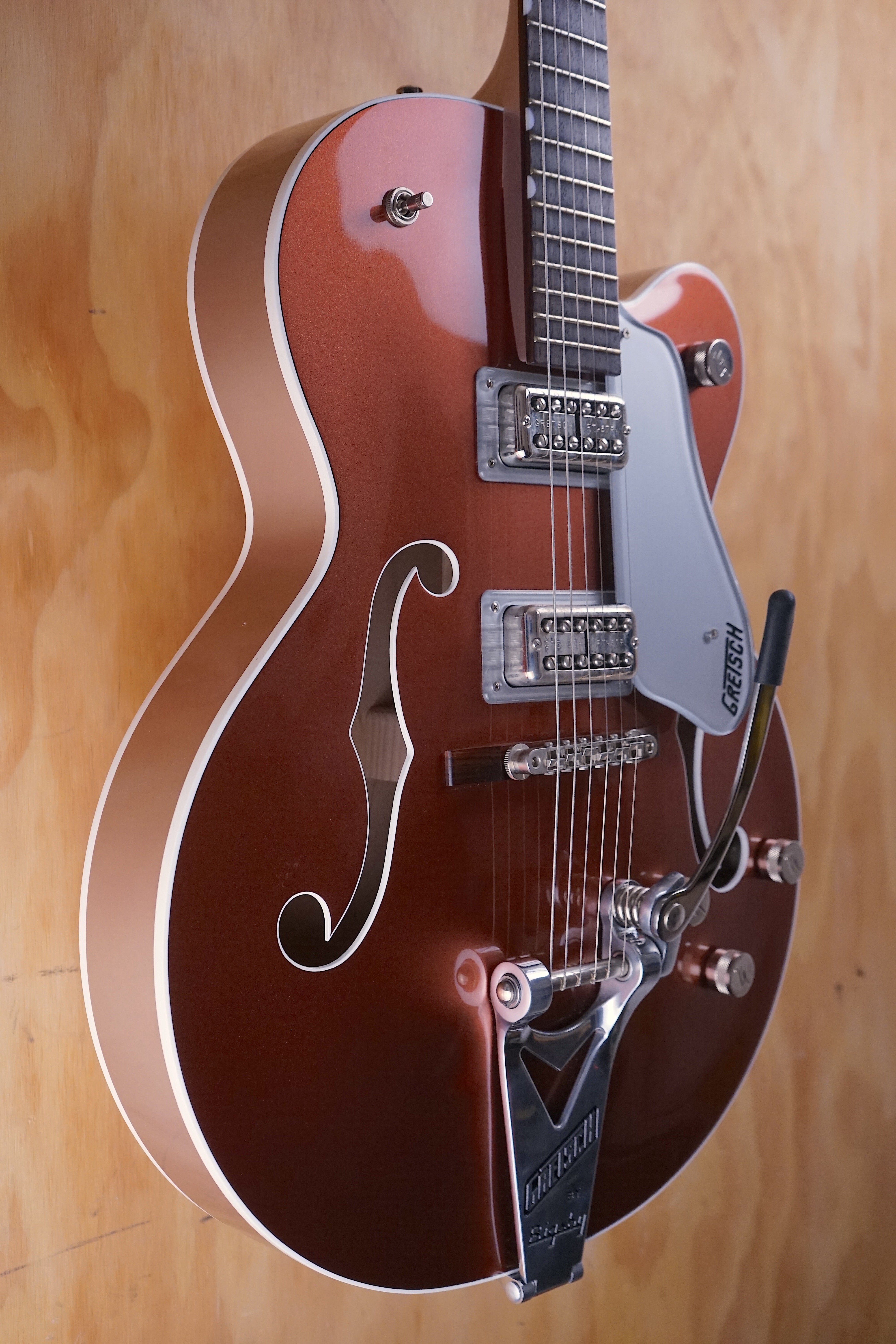Gretsch G6118T Players Edition Anniversary in Two‑Tone Copper Metallic/Sahara Metallic Hollow-body Electric Guitar, (Used) - Fair Deal Music