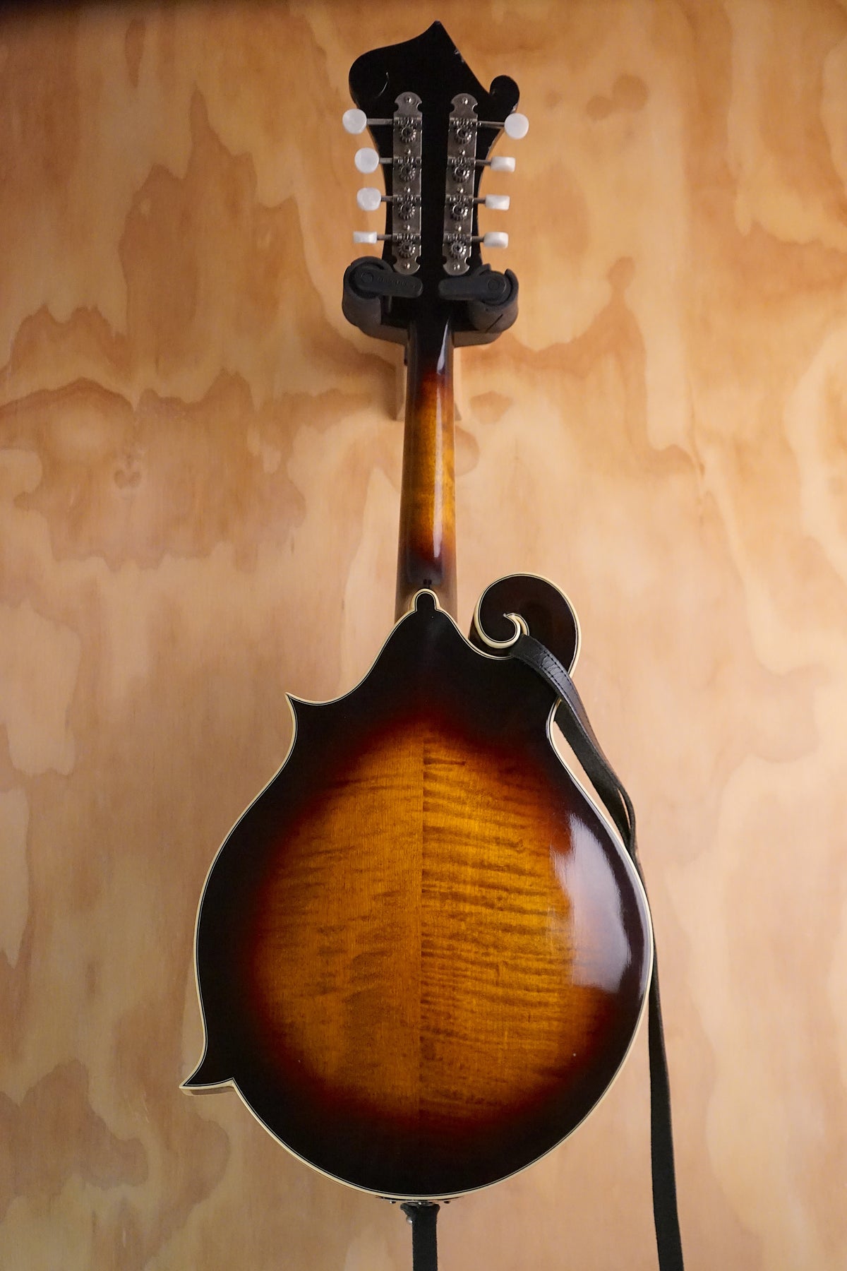 Kentucky KM-675 Korean F-Style Mandolin, (Used)