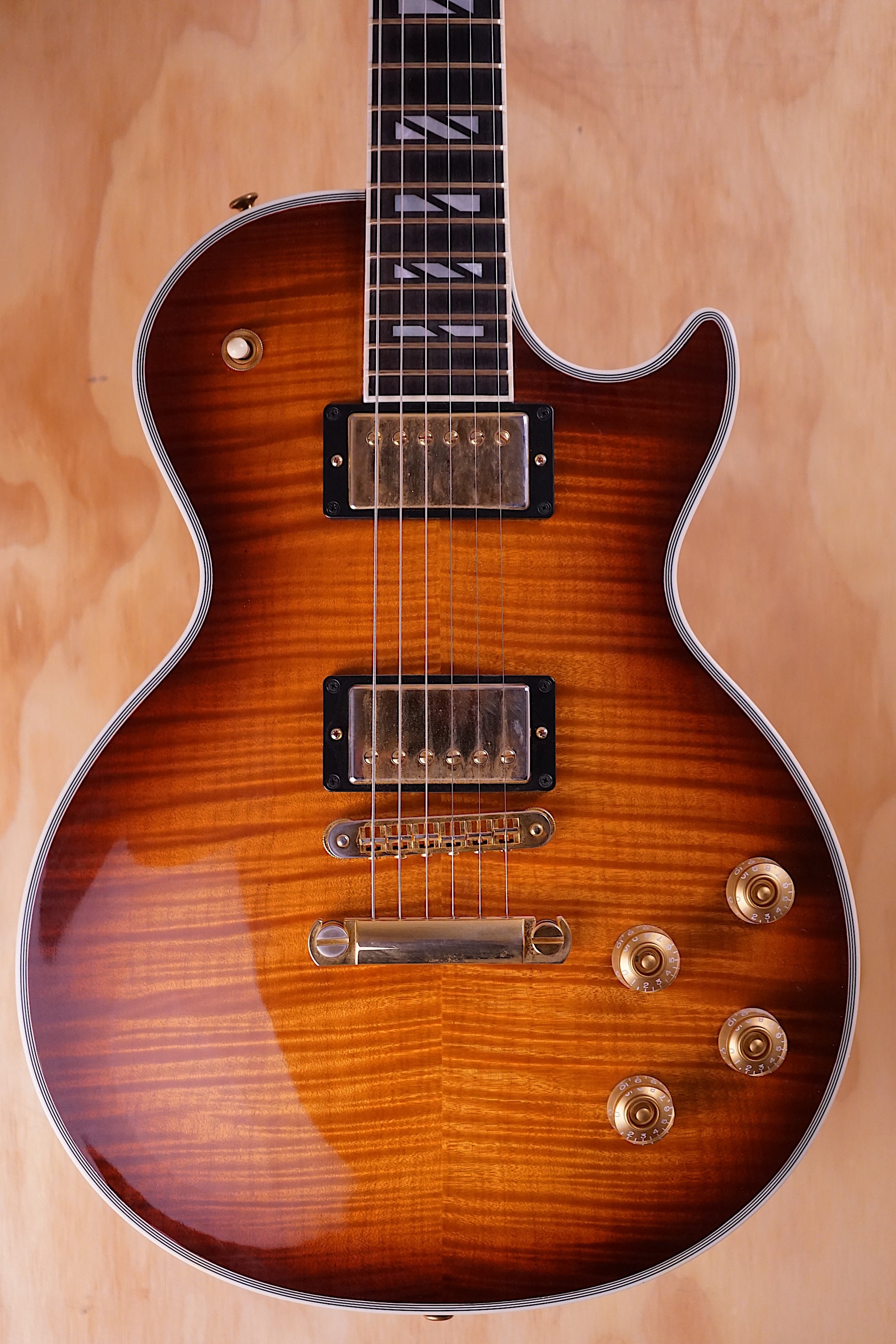 Gibson Les Paul Supreme in Desert Burst, (Used) - Fair Deal Music