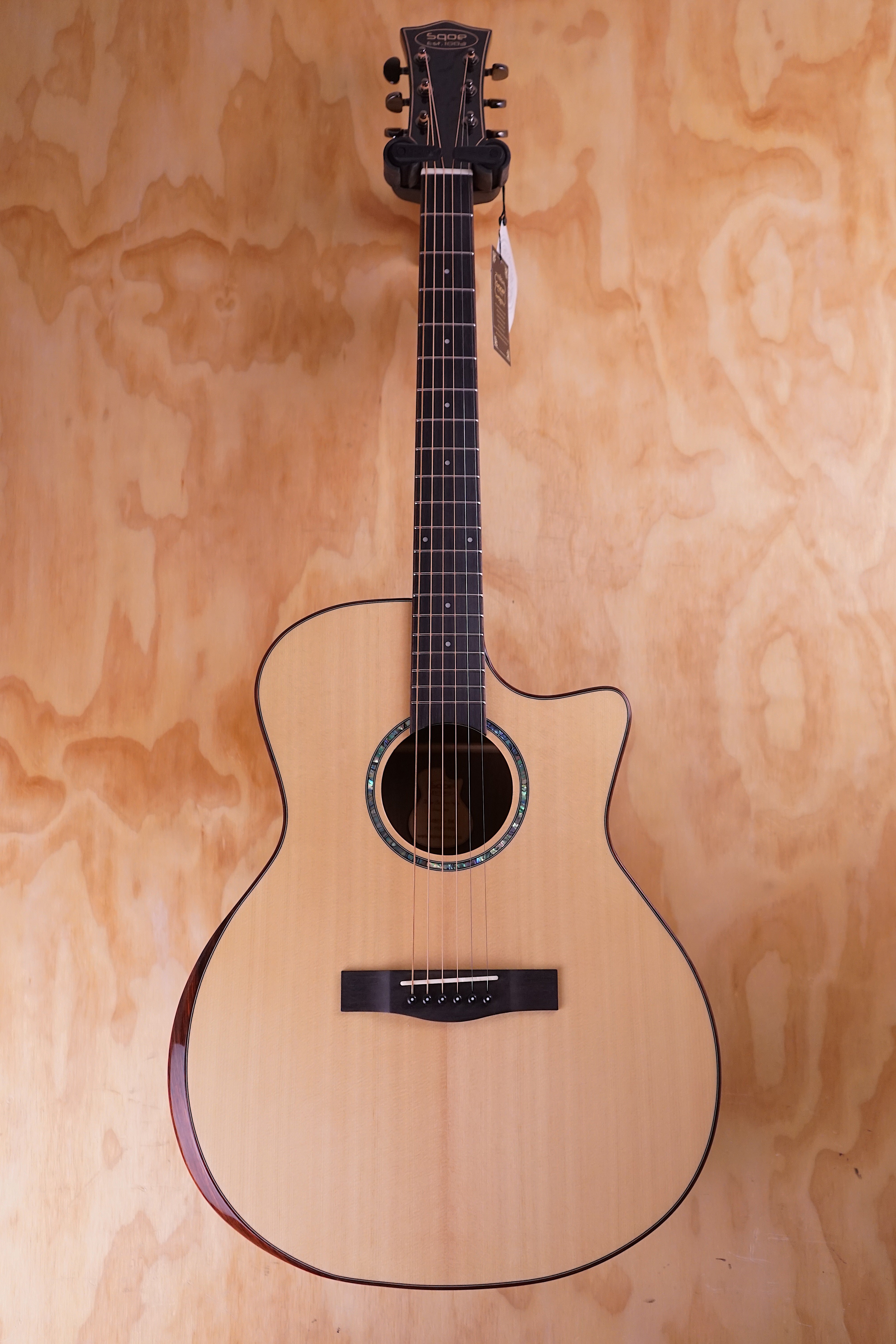 SQOE S460T-SK Acoustic Guitar with Hardcase in Natural Gloss - Fair Deal Music