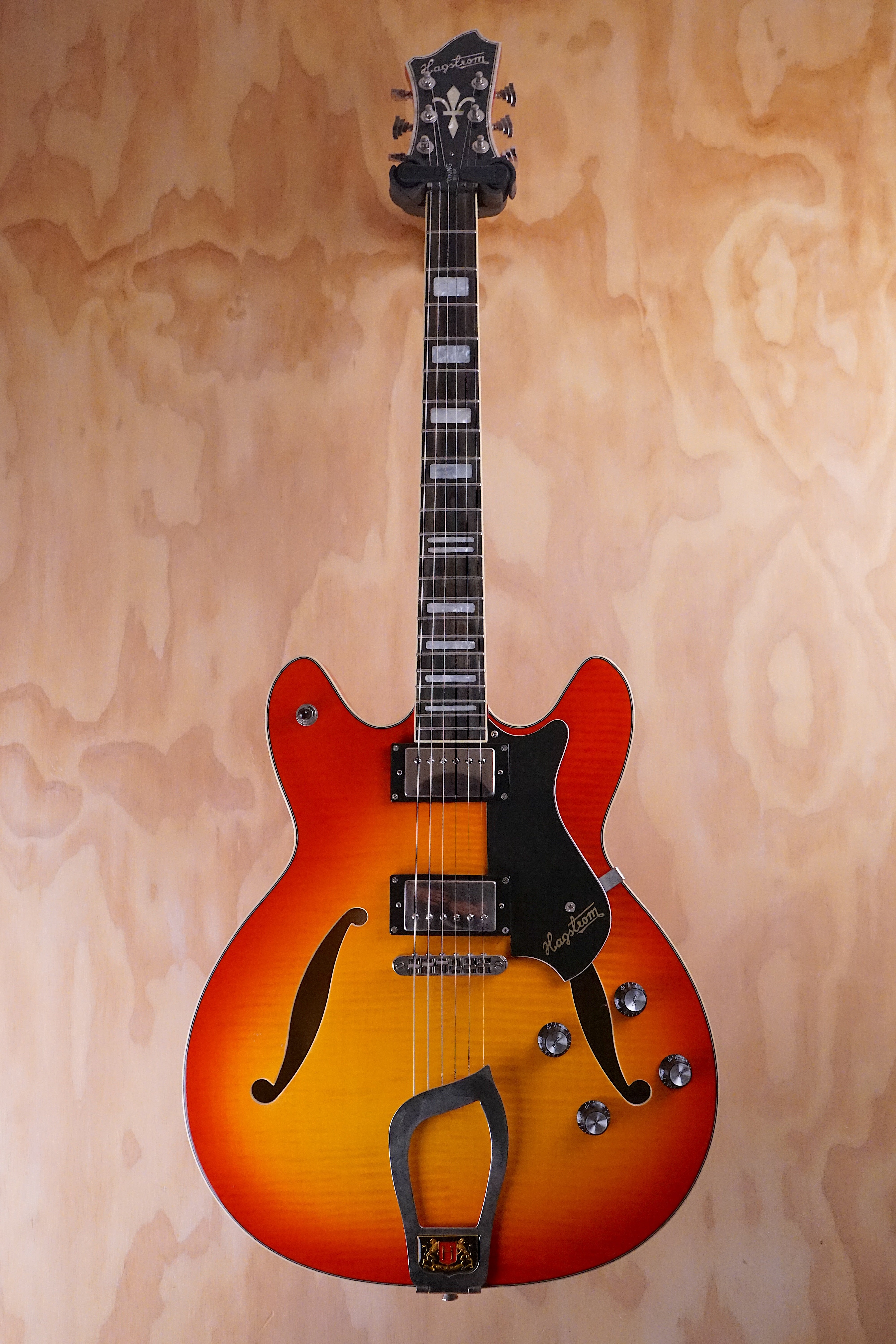 Hagstrom Viking Deluxe in Amber Sunburst Semi-hollow Guitar, (Used) - Fair Deal Music