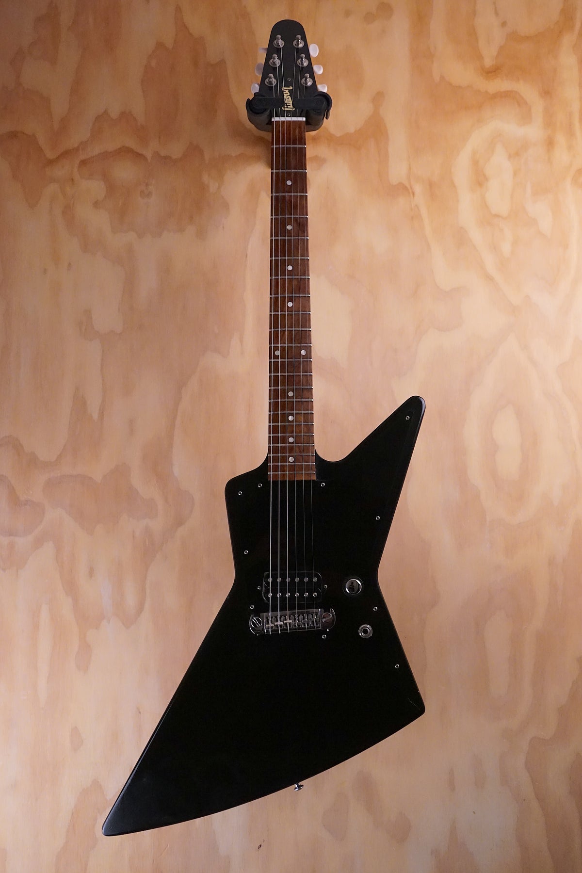 Gibson Melody Maker Explorer in black Electric Guitar, (Used) - Fair Deal Music