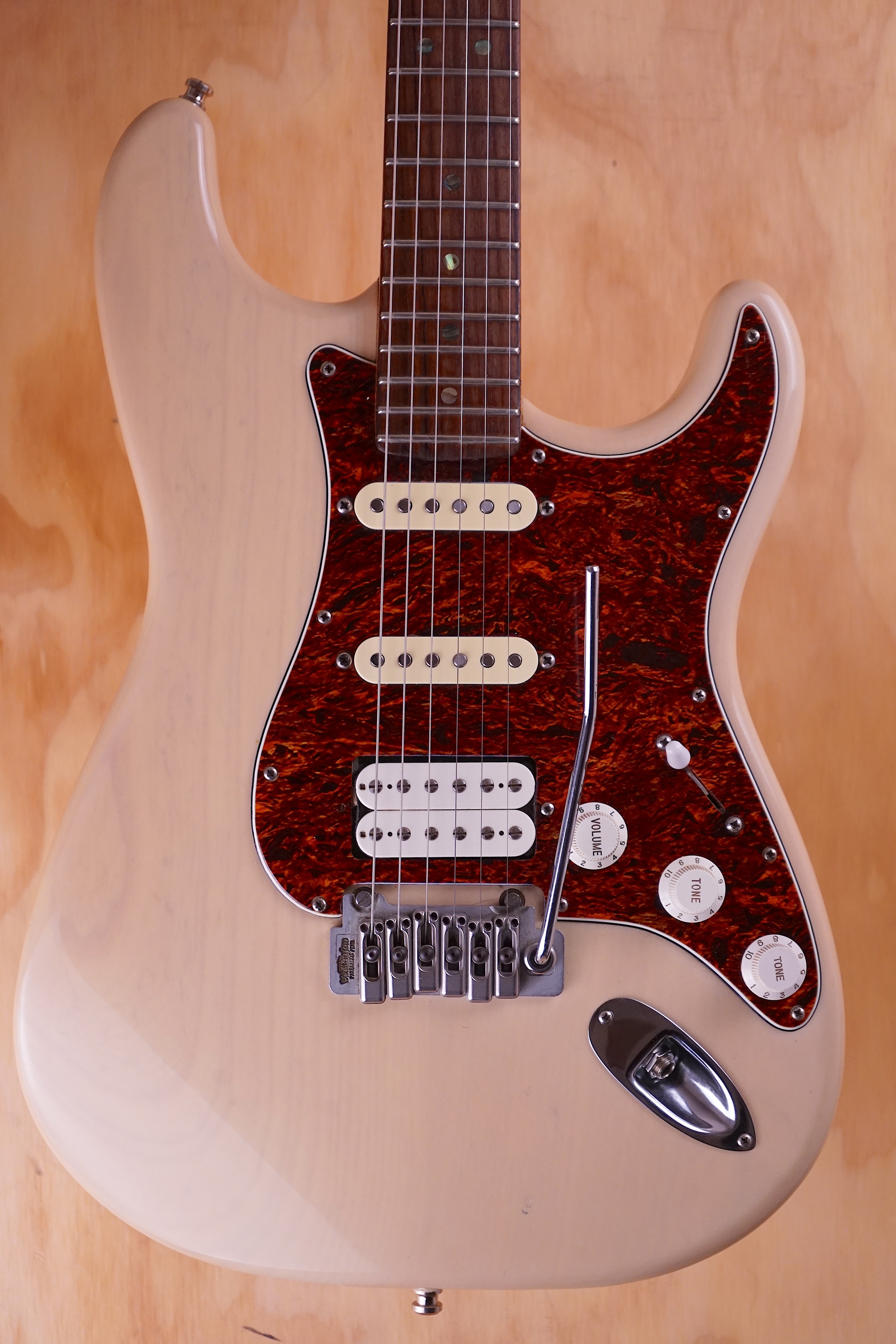 Fender American Stratocaster Deluxe in White Blonde, (Used) - Fair Deal Music