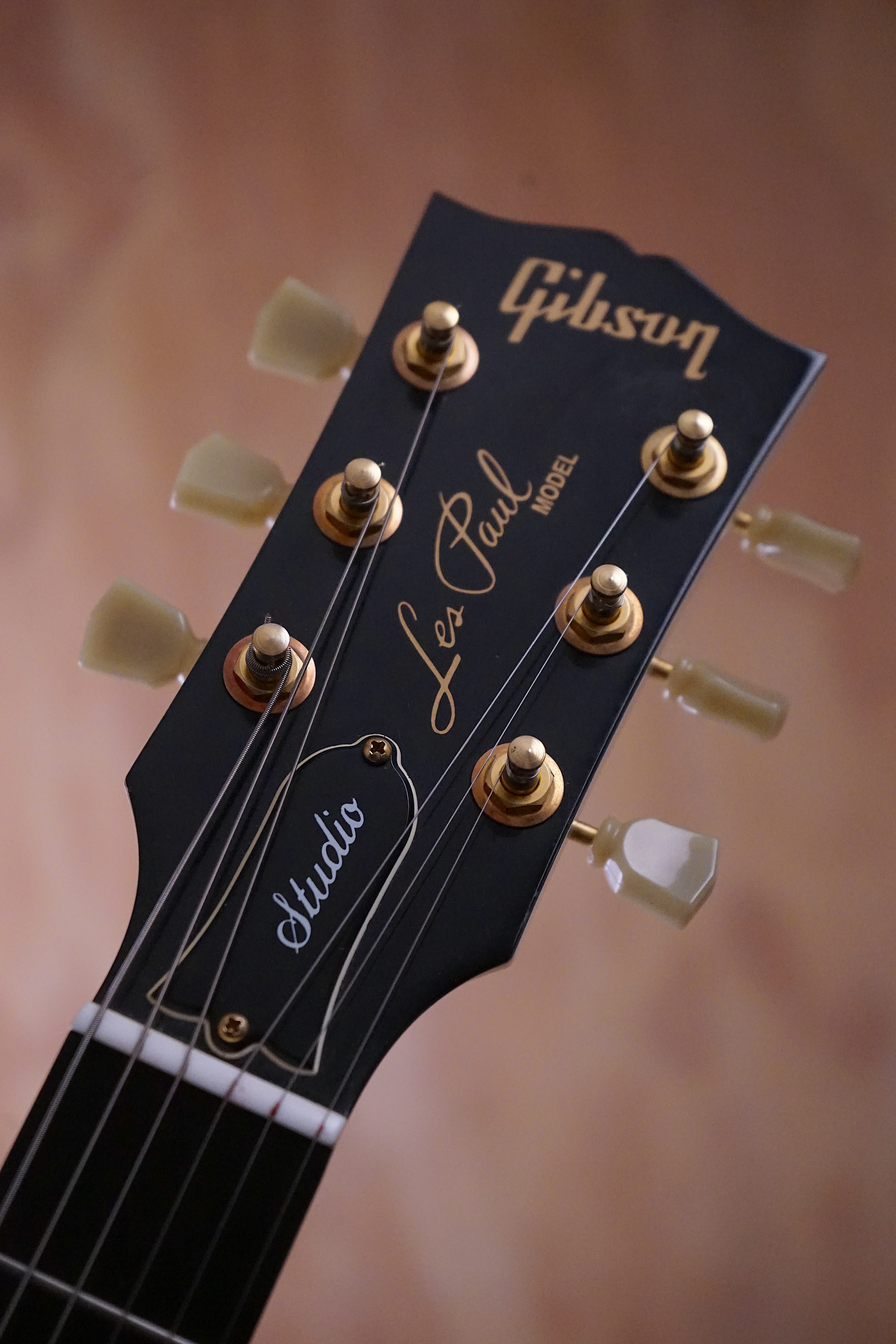 Gibson Les Paul Studio Alpine White with Gold Hardware & Ebony Fingerboard Electric Guitar (Used) - Fair Deal Music