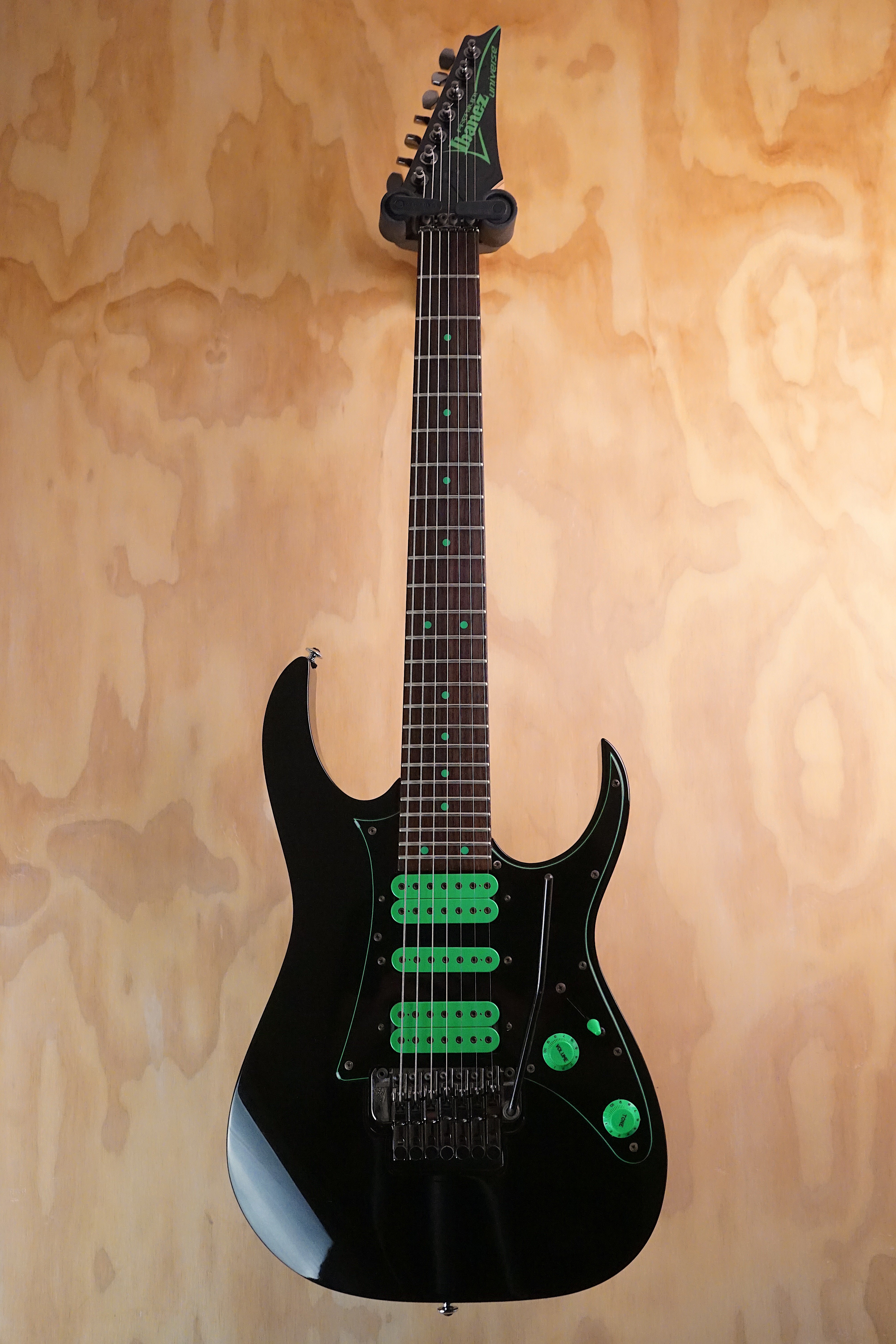 Ibanez UV70P Steve Vai Universe 7-String Black, (Used, Comm)