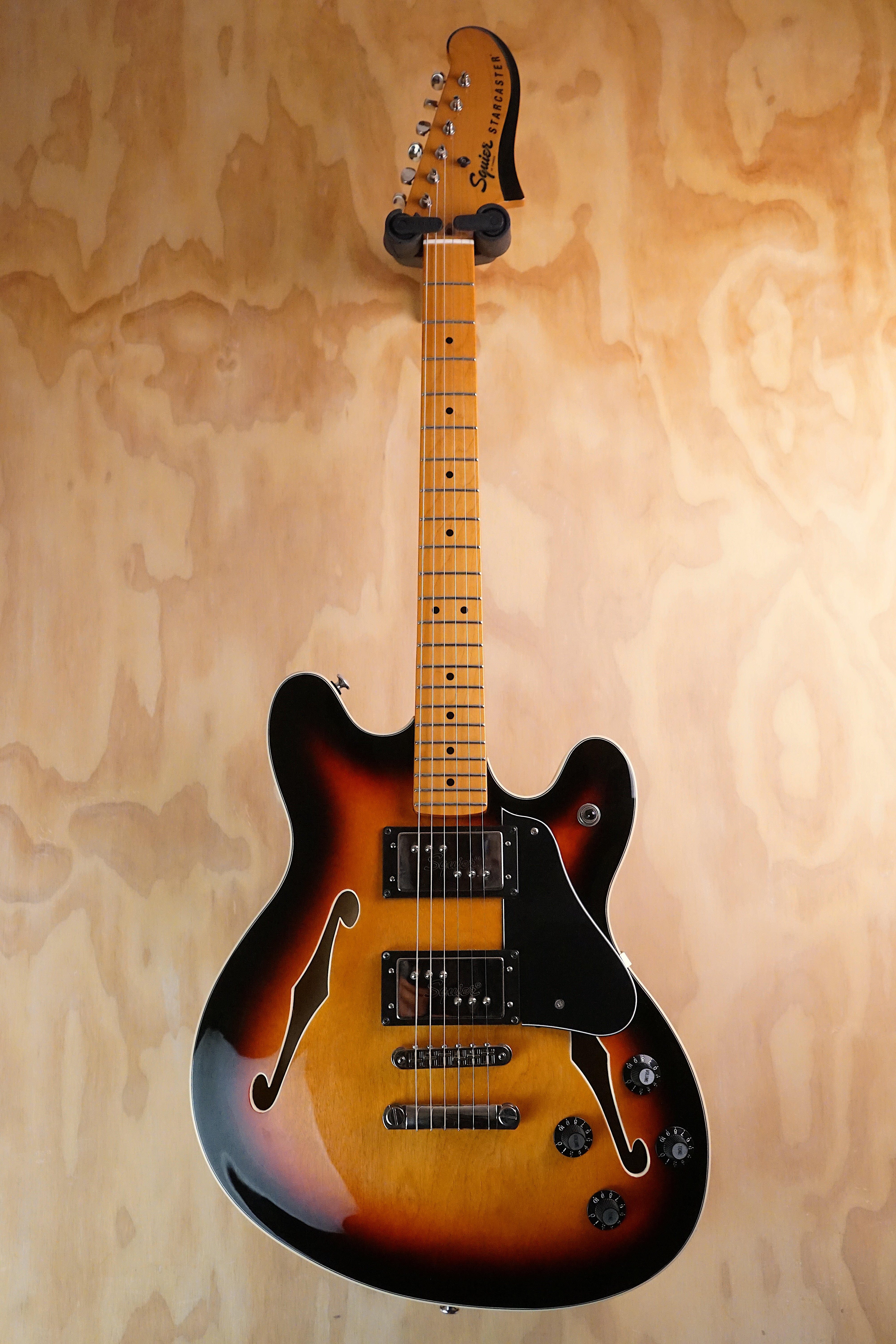Squier Classic Vibe Starcaster 3-Tone Sunburst Semi-Hollow Electric Guitar, (Used)
