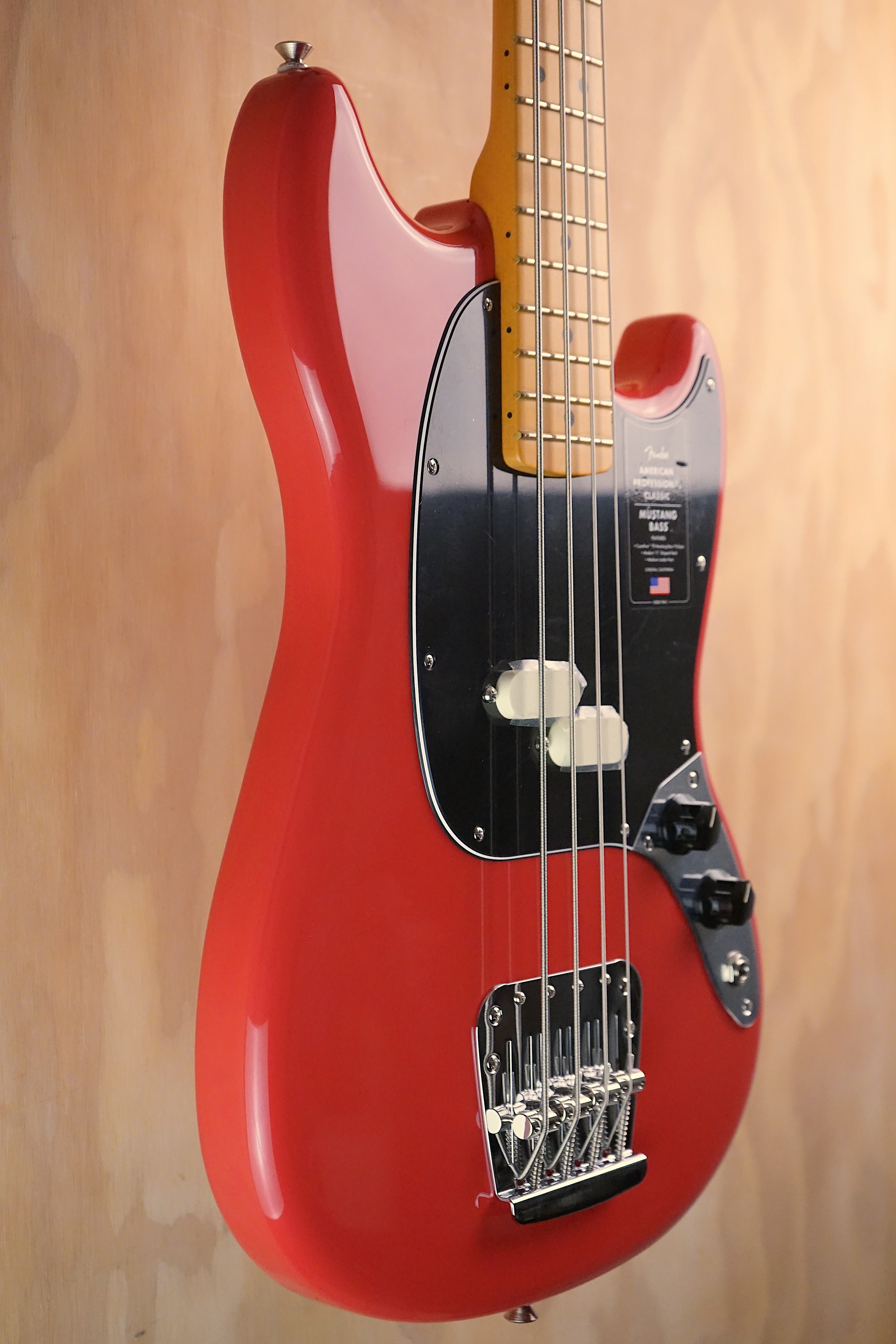 Fender American Professional Classic Mustang Bass Faded Dakota Red Short Scale Bass, (Nearly New)