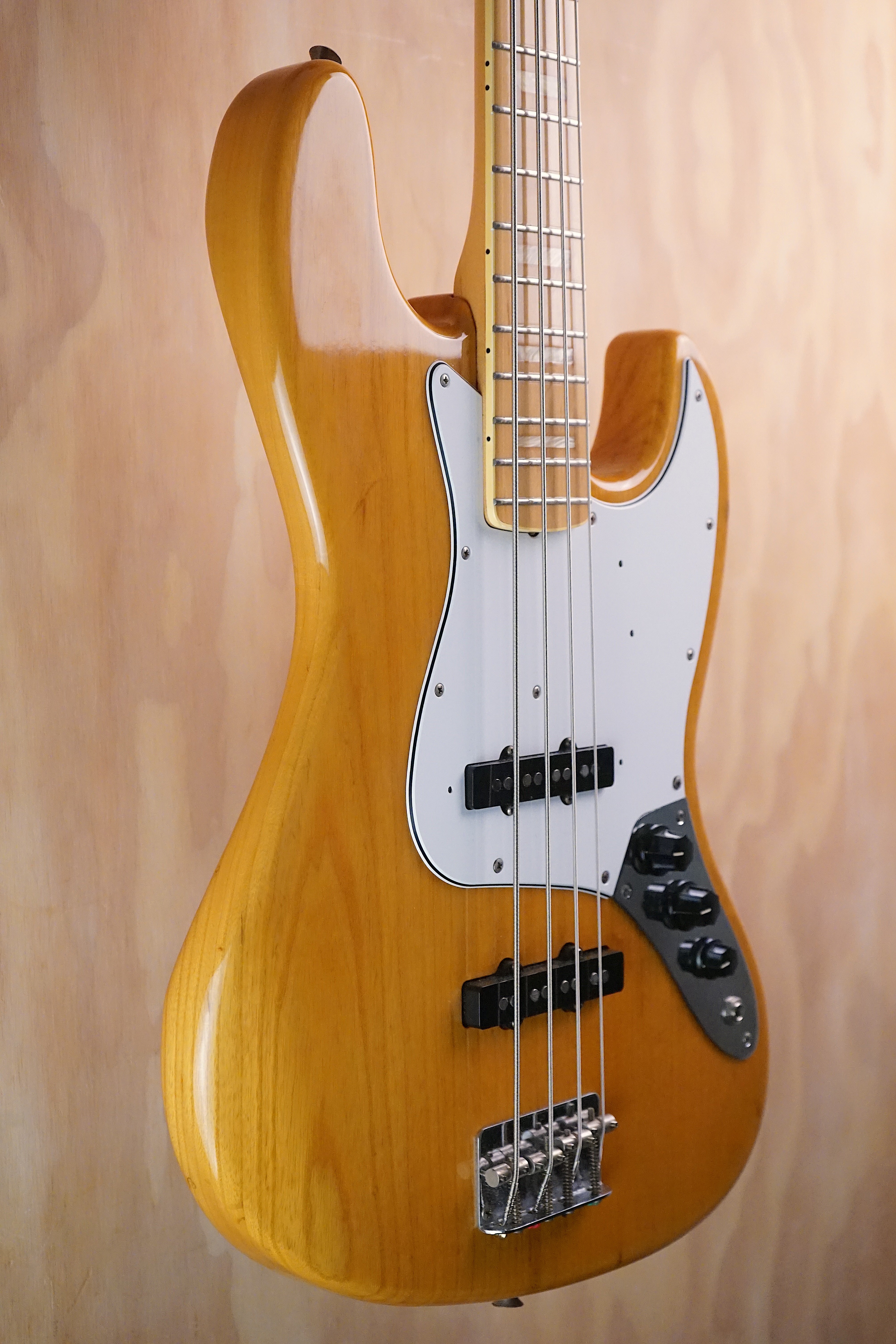 Fender JB-75 Jazz Bass Natural Bass Guitar, (Used, Comm)