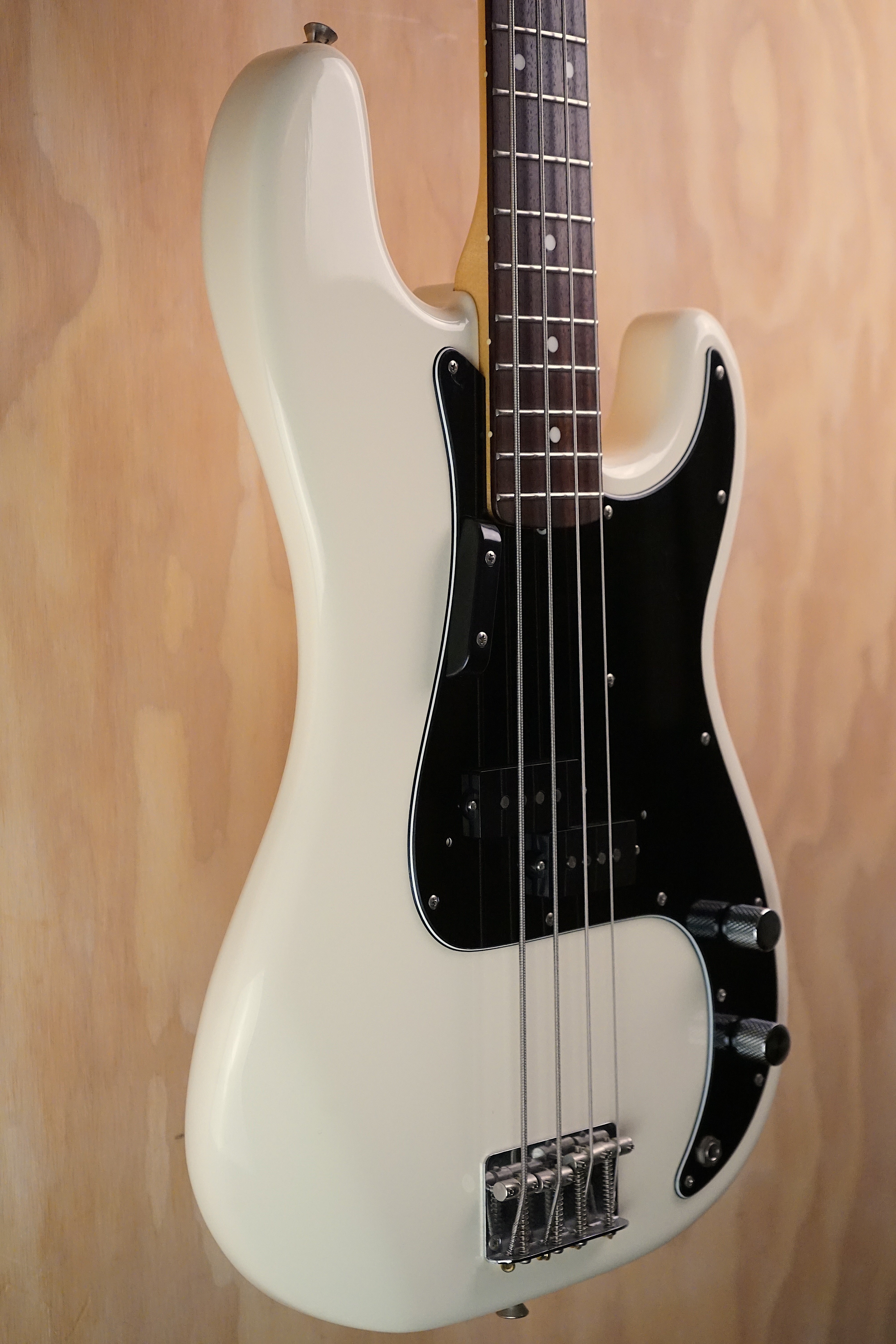 Fender PB-70 Precision Bass Olympic White CIJ, (Used, Comm)