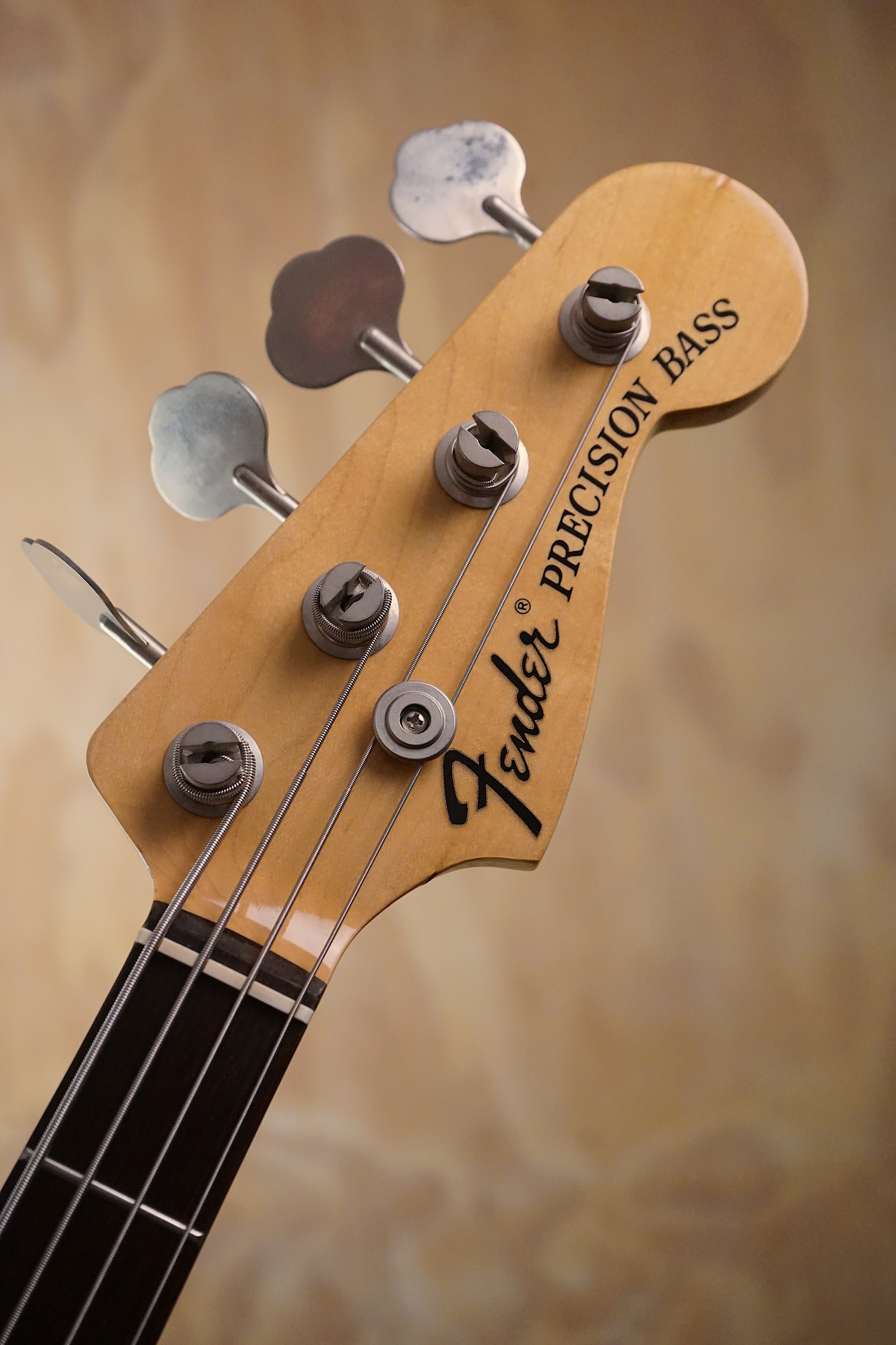 Fender PB-70 Precision Bass Olympic White CIJ, (Used, Comm)