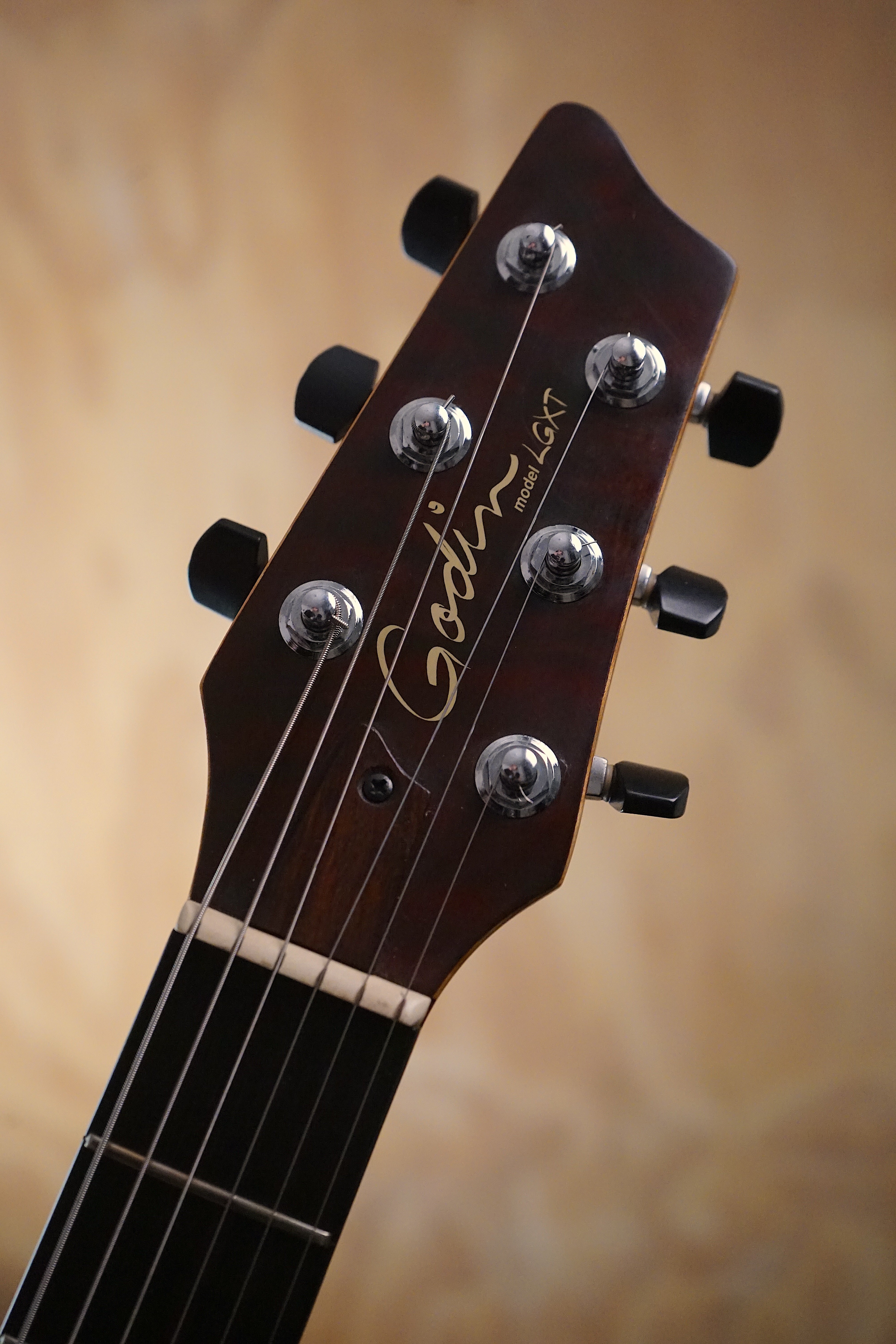 Godin LGXT AAA Dark Trans Red, (Used, Comm)