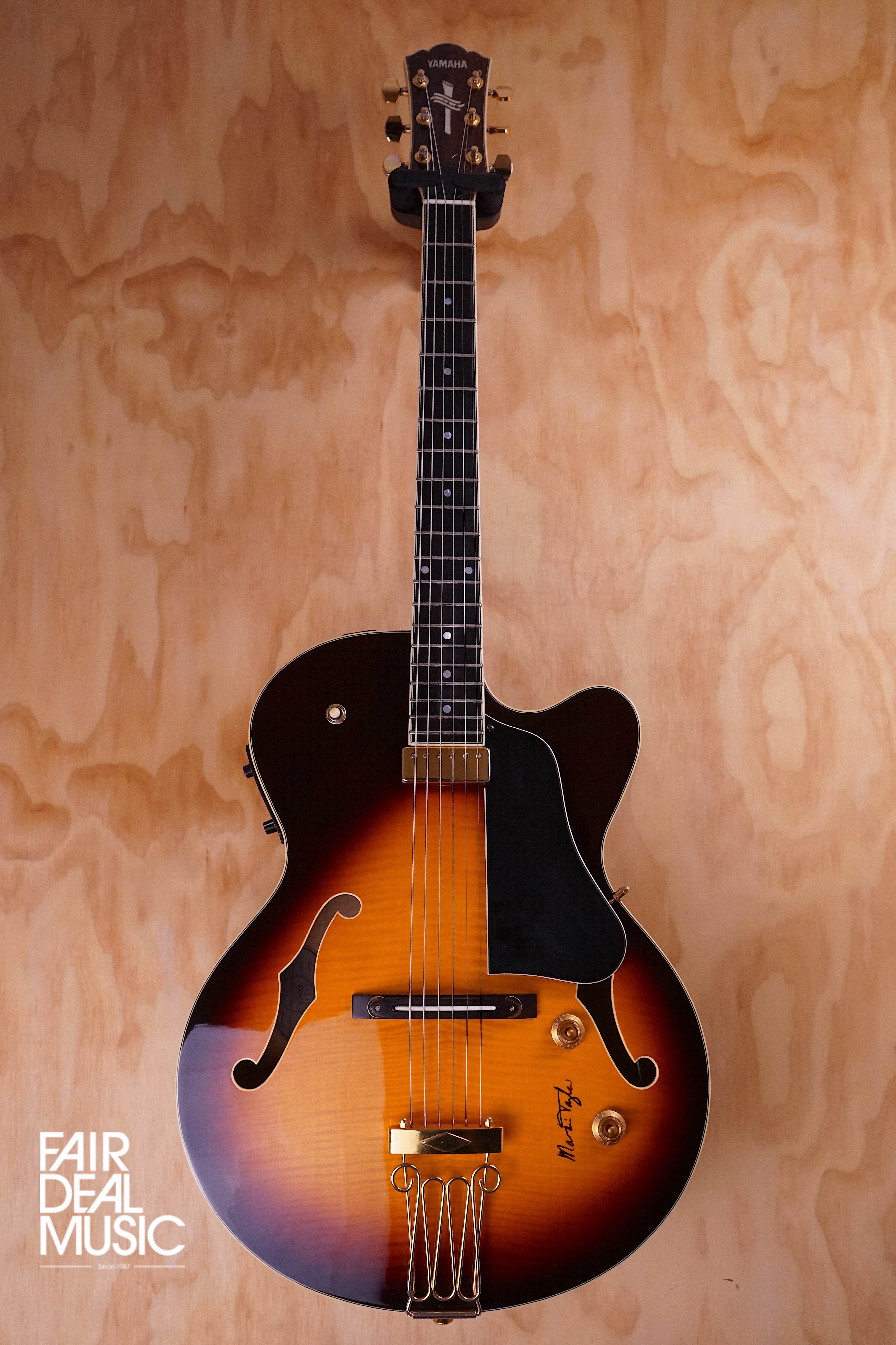 Yamaha AEX1500 Signed by Martin Taylor, (Used) - Fair Deal Music