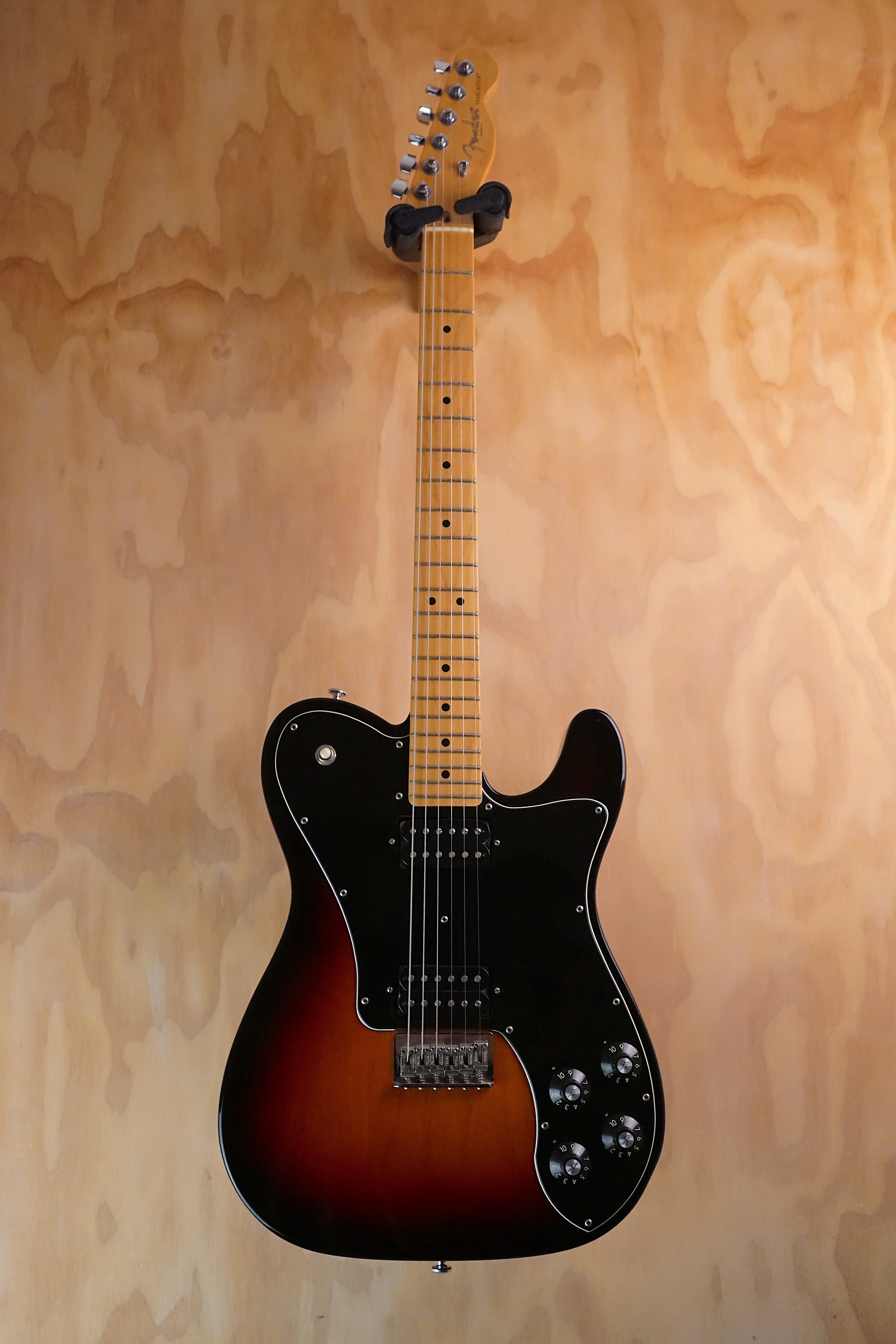 2017 Fender American Professional Telecaster Deluxe ShawBucker 3-Colour Sunburst, (Used, Comm)
