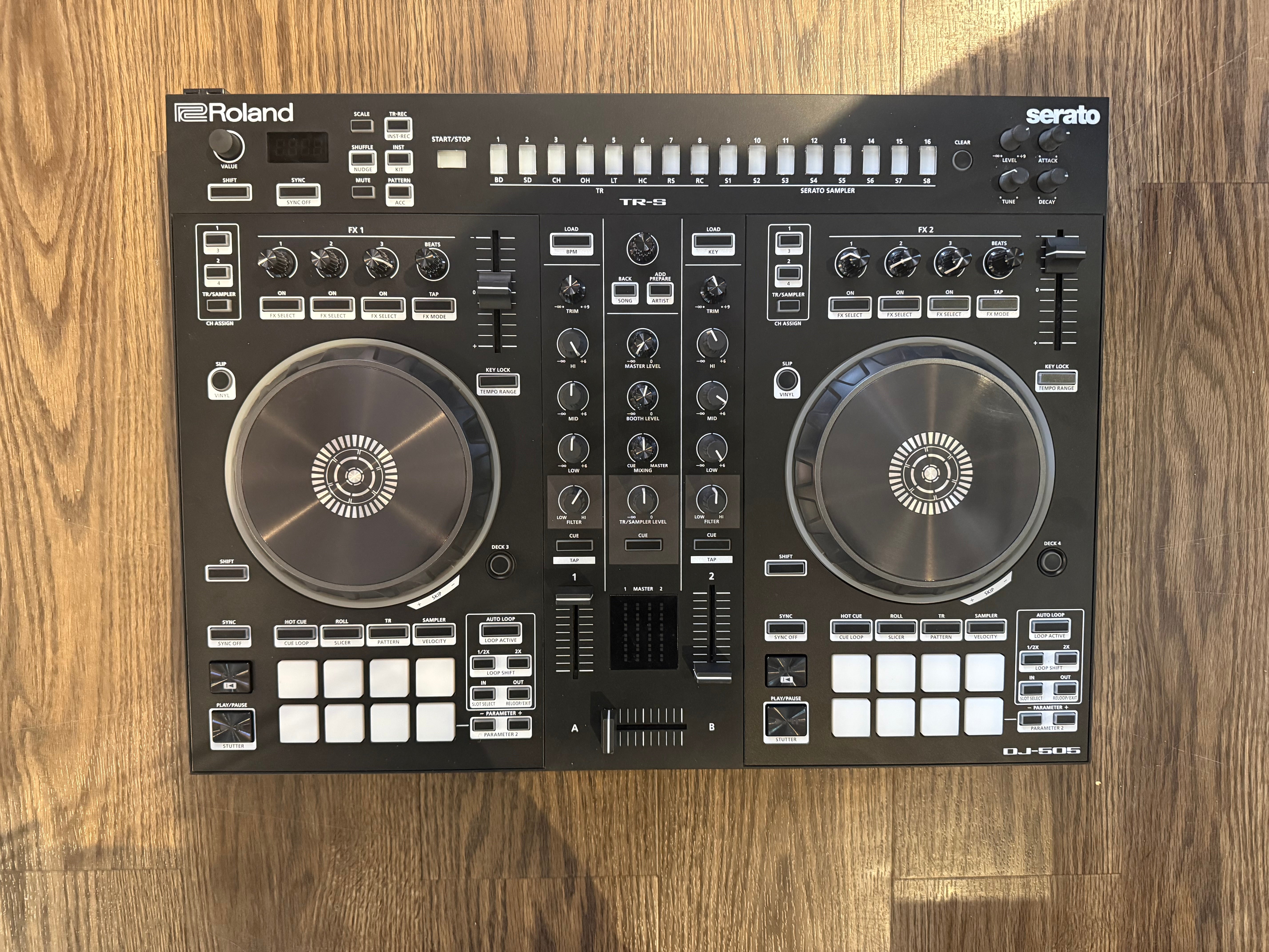 Roland DJ-505 DJ Controller (Used) - Fair Deal Music