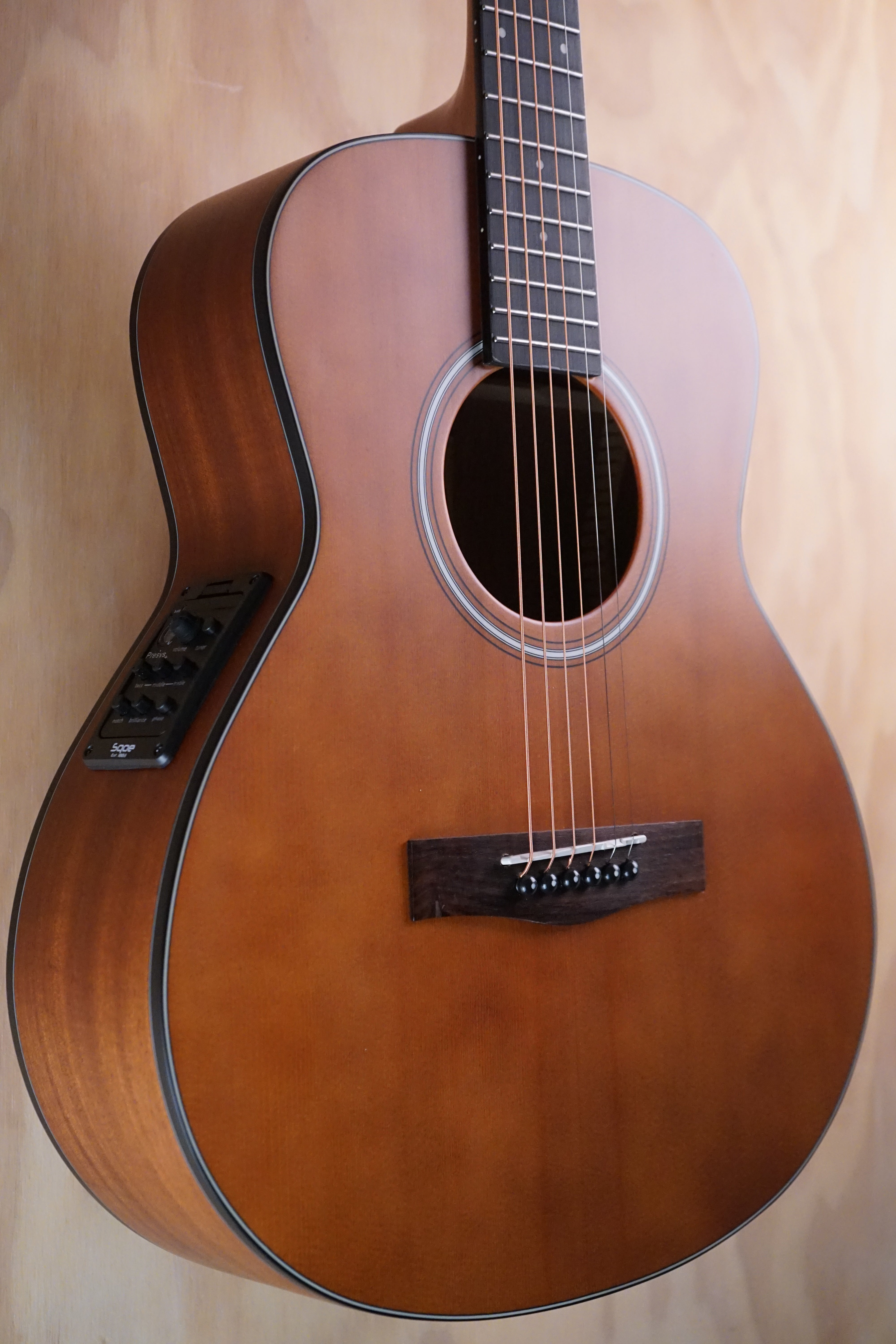 SQOE GS-60YN Electro Acoustic Travel Guitar in Natural - Fair Deal Music