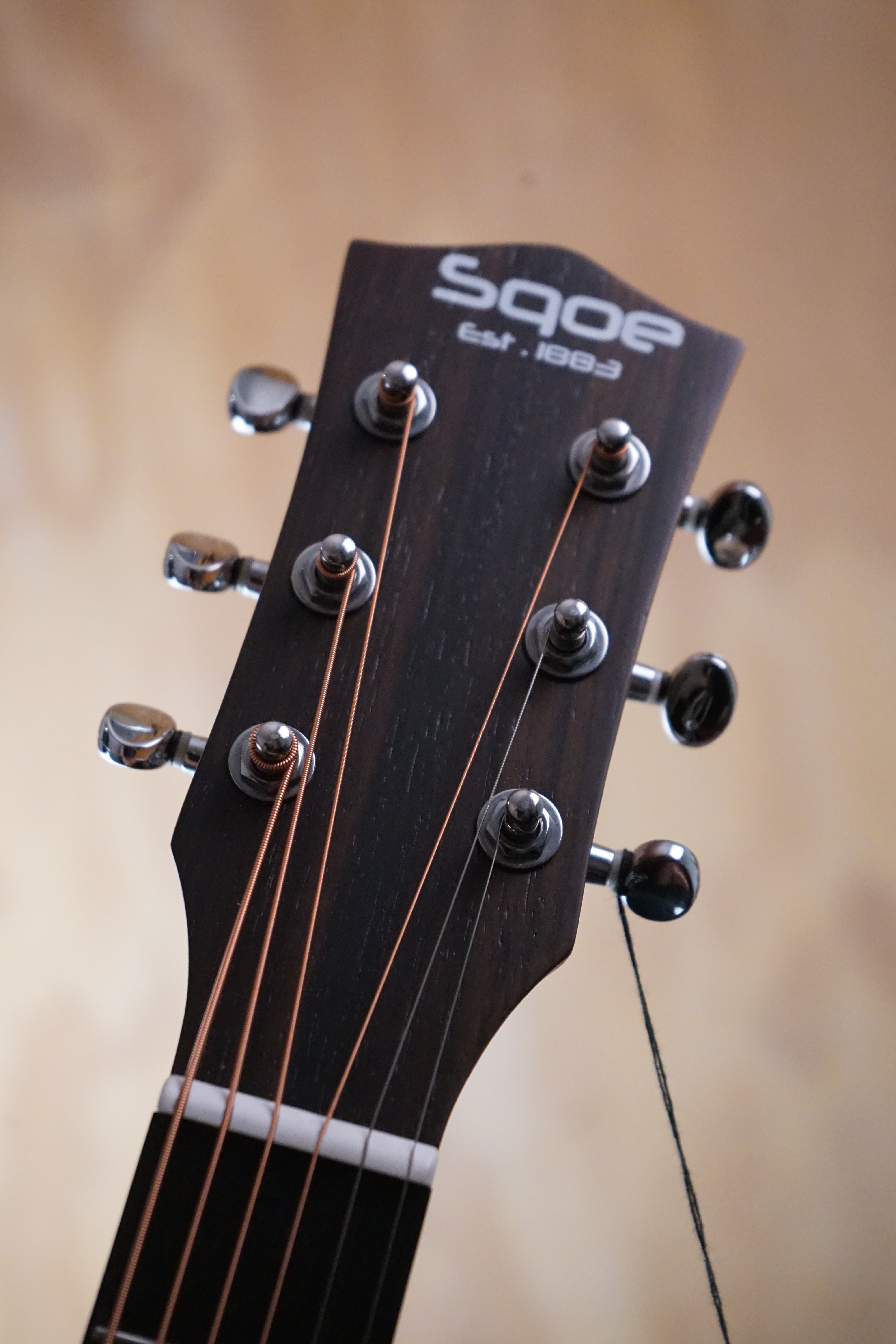 SQOE GS-60YN Electro Acoustic Travel Guitar in Natural - Fair Deal Music