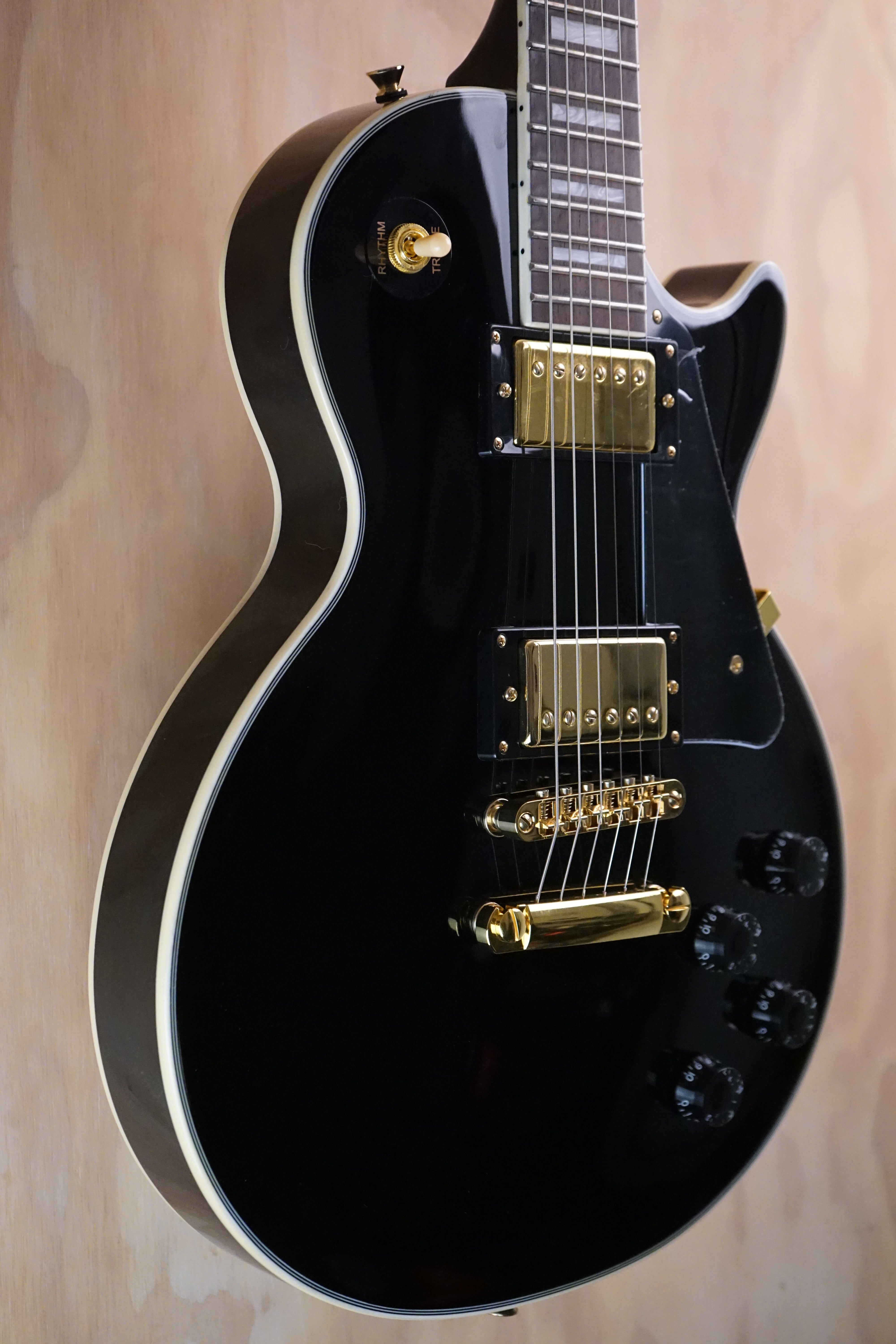 SQOE SELP300 LP Custom Style Guitar in Black - Fair Deal Music