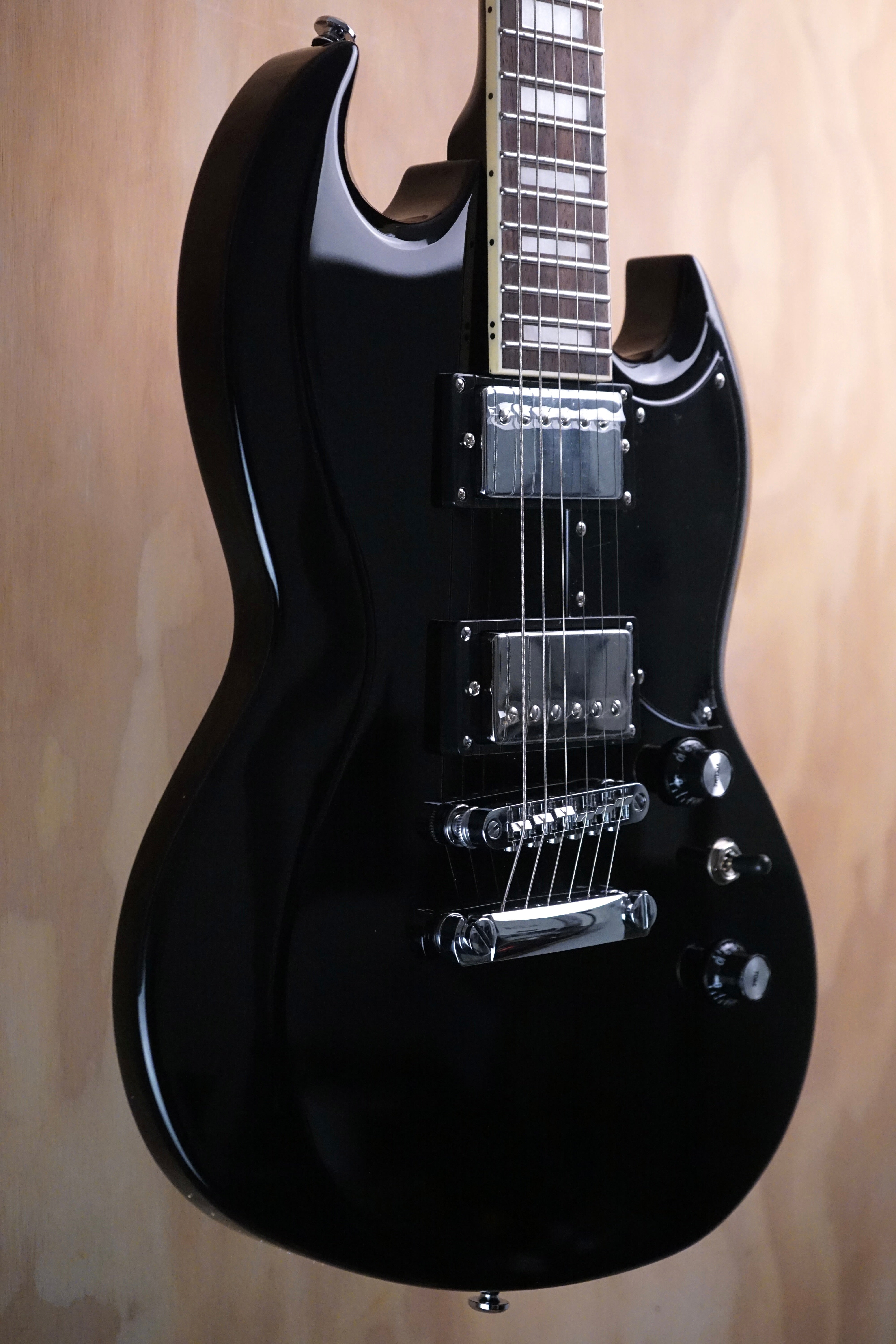 SQOE SESG450 Electric Guitar In Black - Fair Deal Music