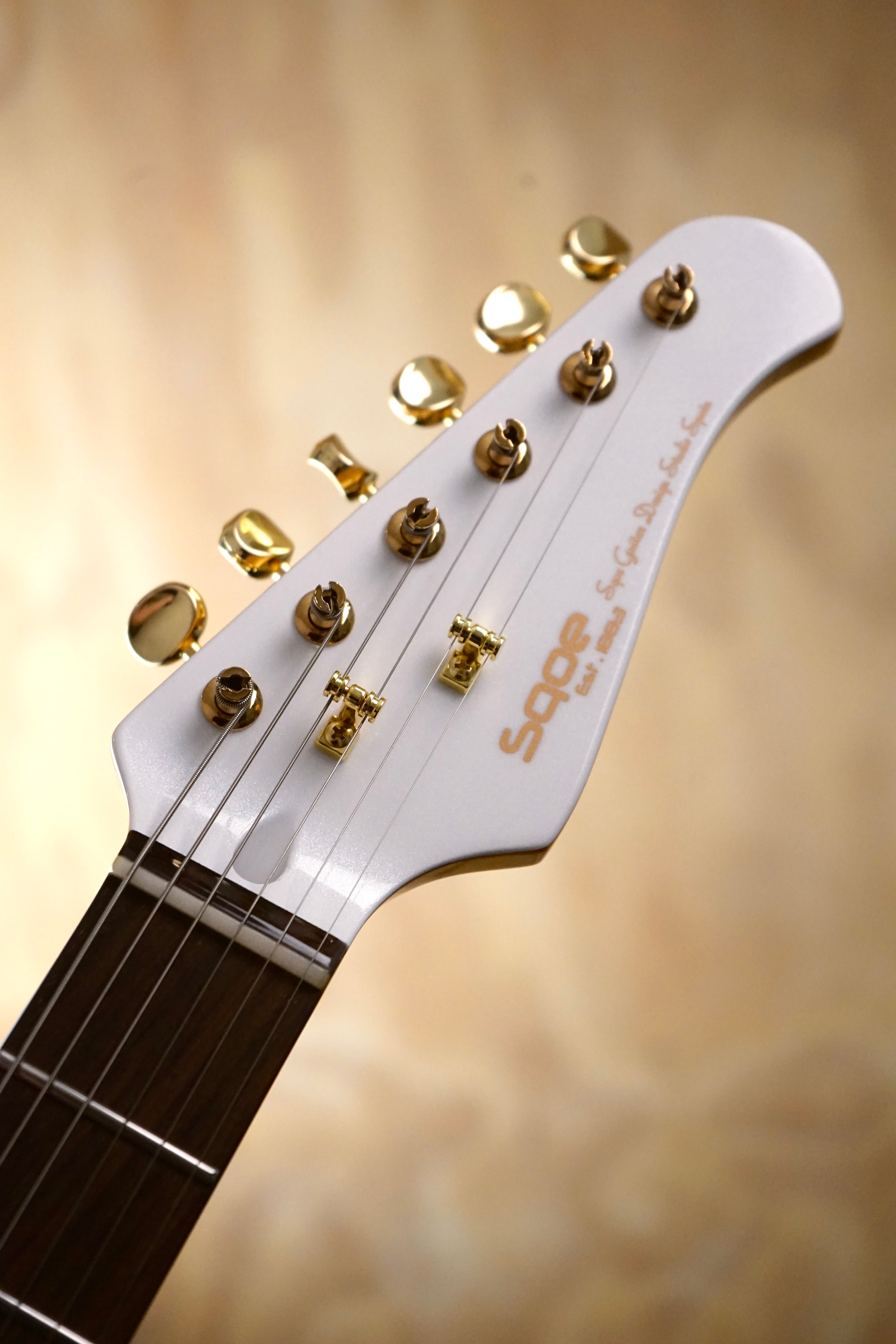 SQOE SETL1000 T-Style Electric Guitar In White With Tremolo - Fair Deal Music