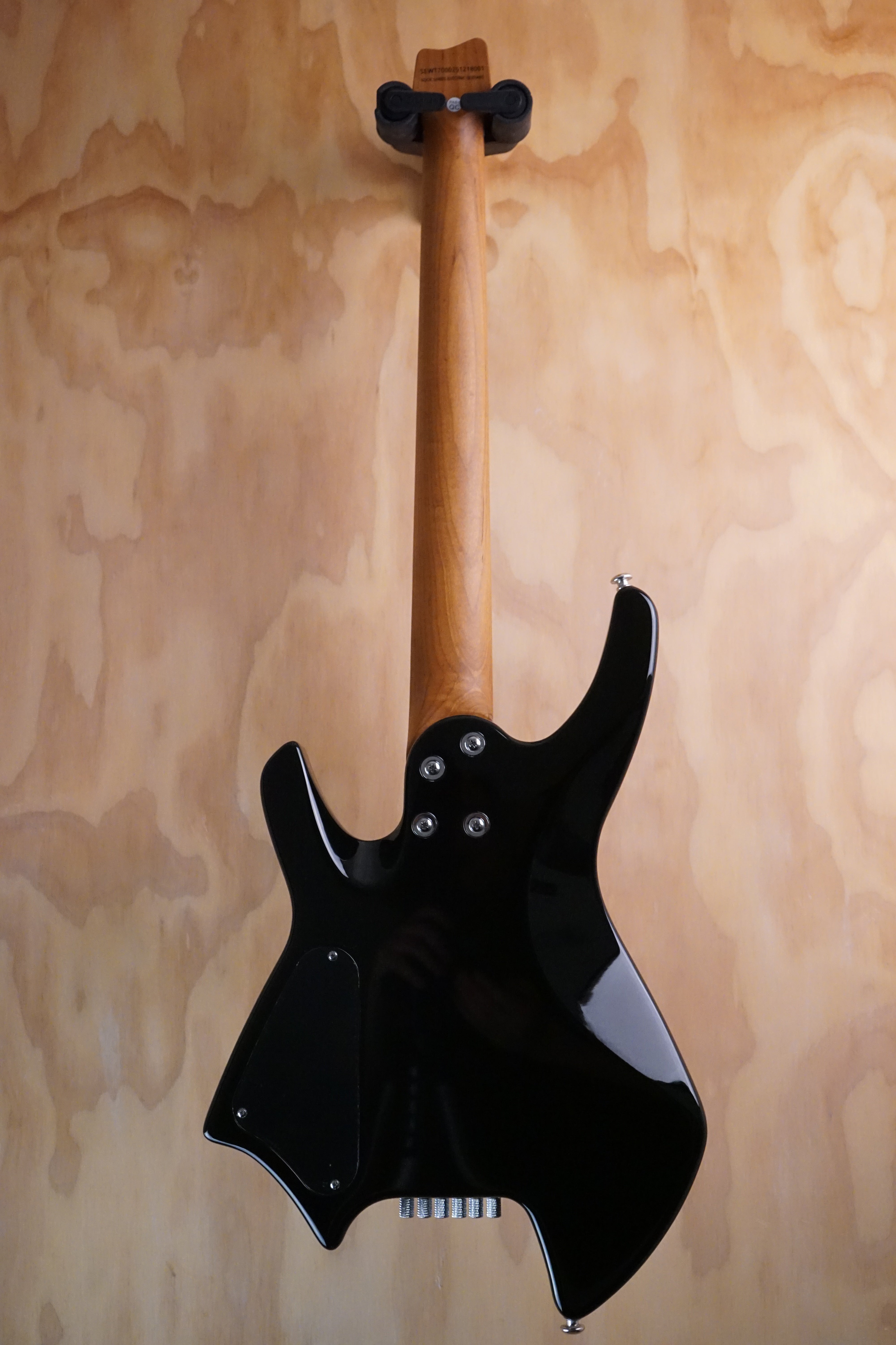 SQOE SEWT700 Headless Electric Guitar in Black - Fair Deal Music