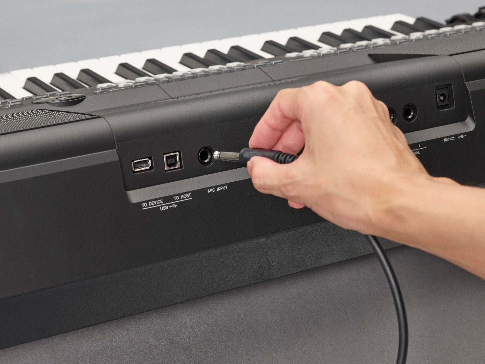 Yamaha PSR-SX600 Arranger Workstation Keyboard - Fair Deal Music