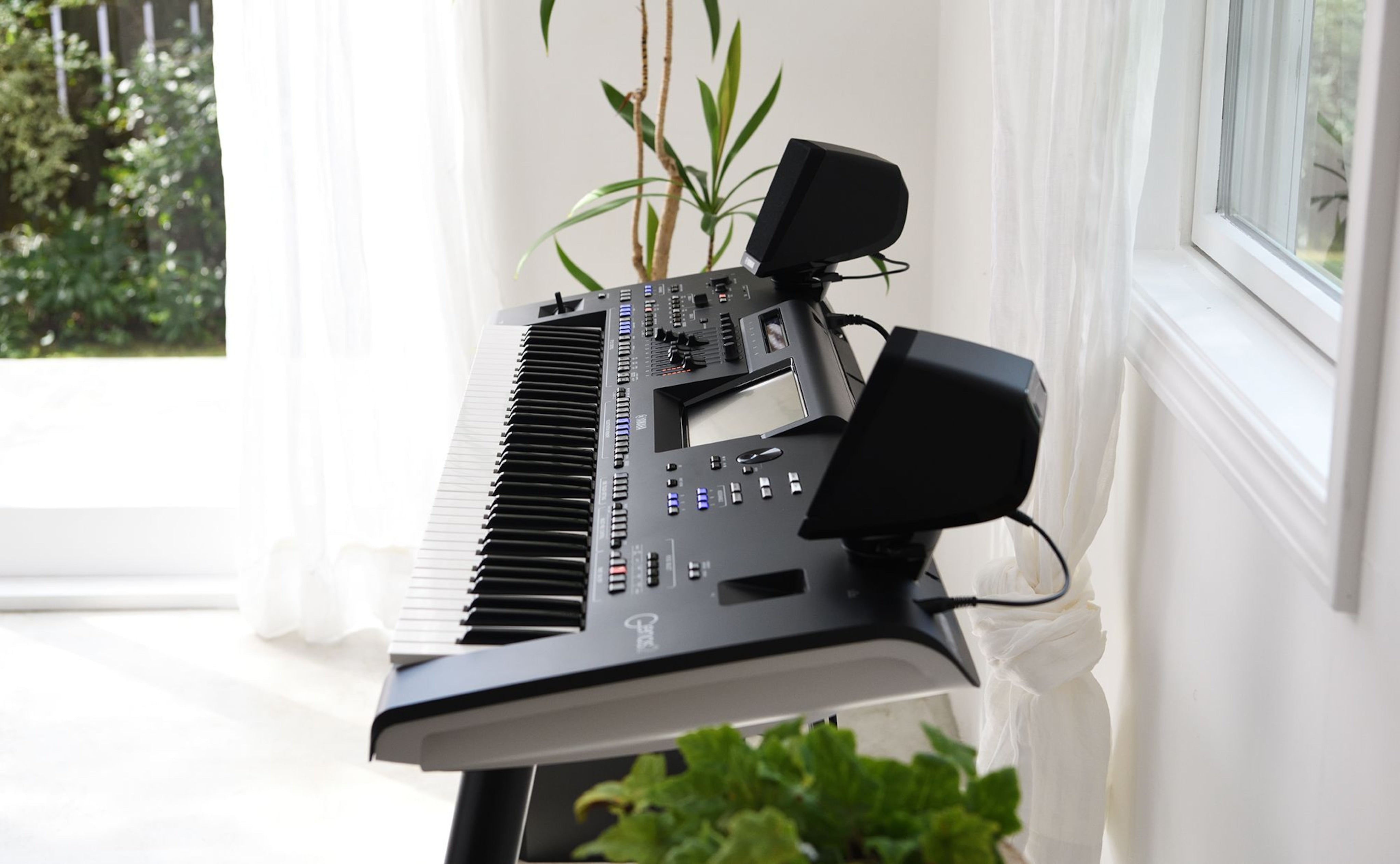 Yamaha GENOS2 Arranger Keyboard Bundle - Fair Deal Music