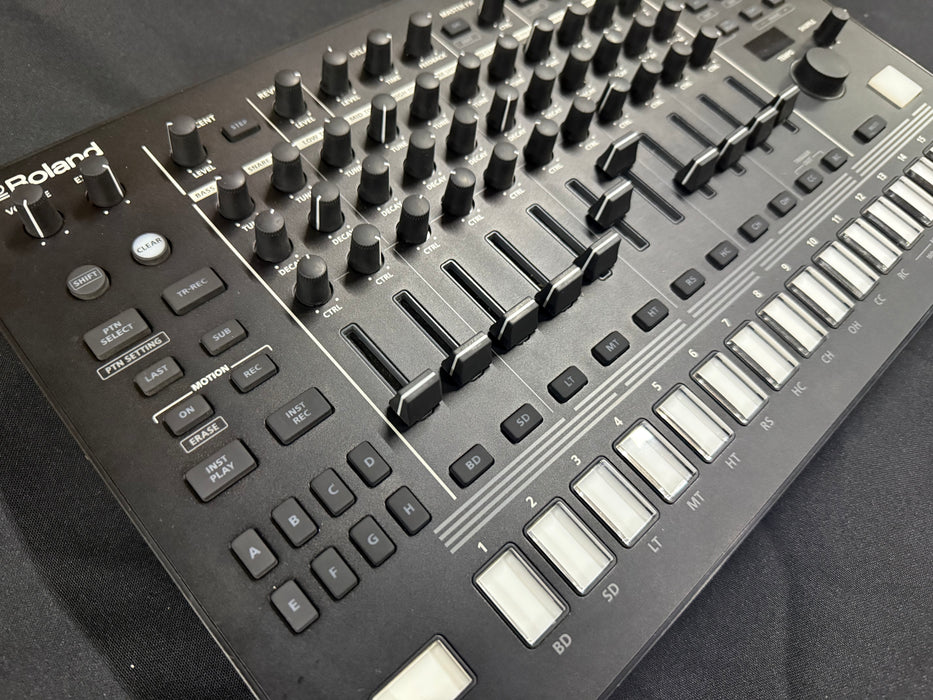 Roland TR-8S Rhythm Performer (Used) C4N7747