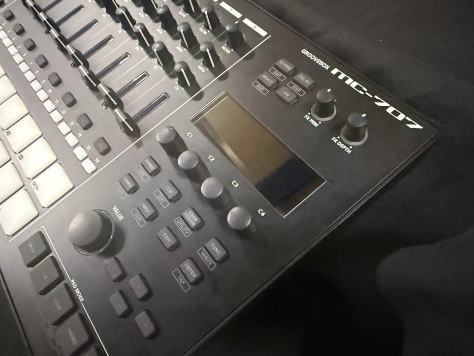 Roland MC-707 Groovebox Drum Machine, Sampler and Sequencer (Used) A3N0853 - Fair Deal Music