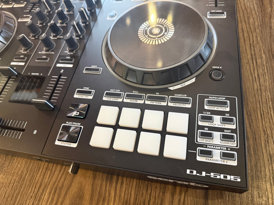 Roland DJ-505 DJ Controller (Used)