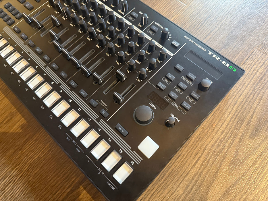Roland TR-8S Rhythm Performer (Used) A2K5404