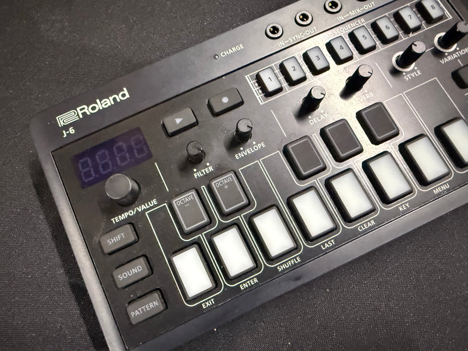 Roland Aira Compact J-6 Chord Synth (Used)