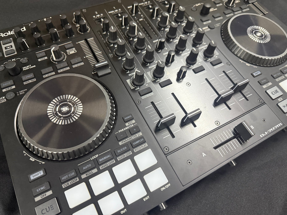 Roland DJ-707m DJ controller (Used) Z5Q3997