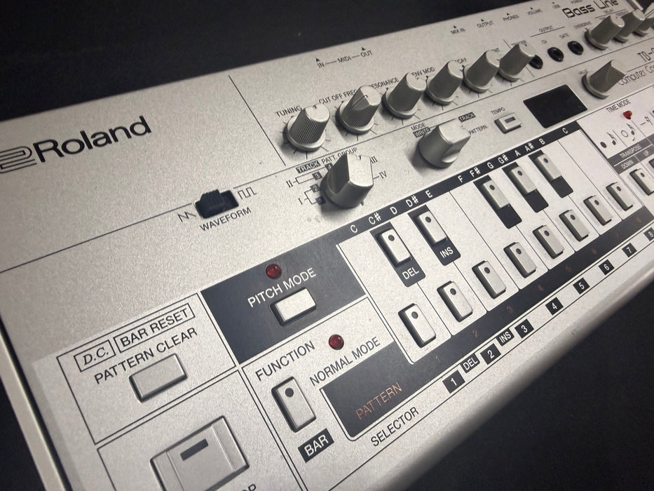 Roland TB-03 Bass Line (Used) B0m0966